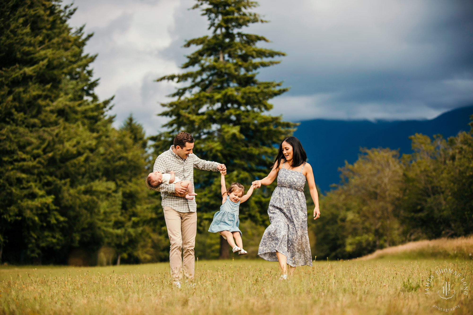 Snoqualmie family photography session by Snoqualmie family photographer James Thomas Long Photography