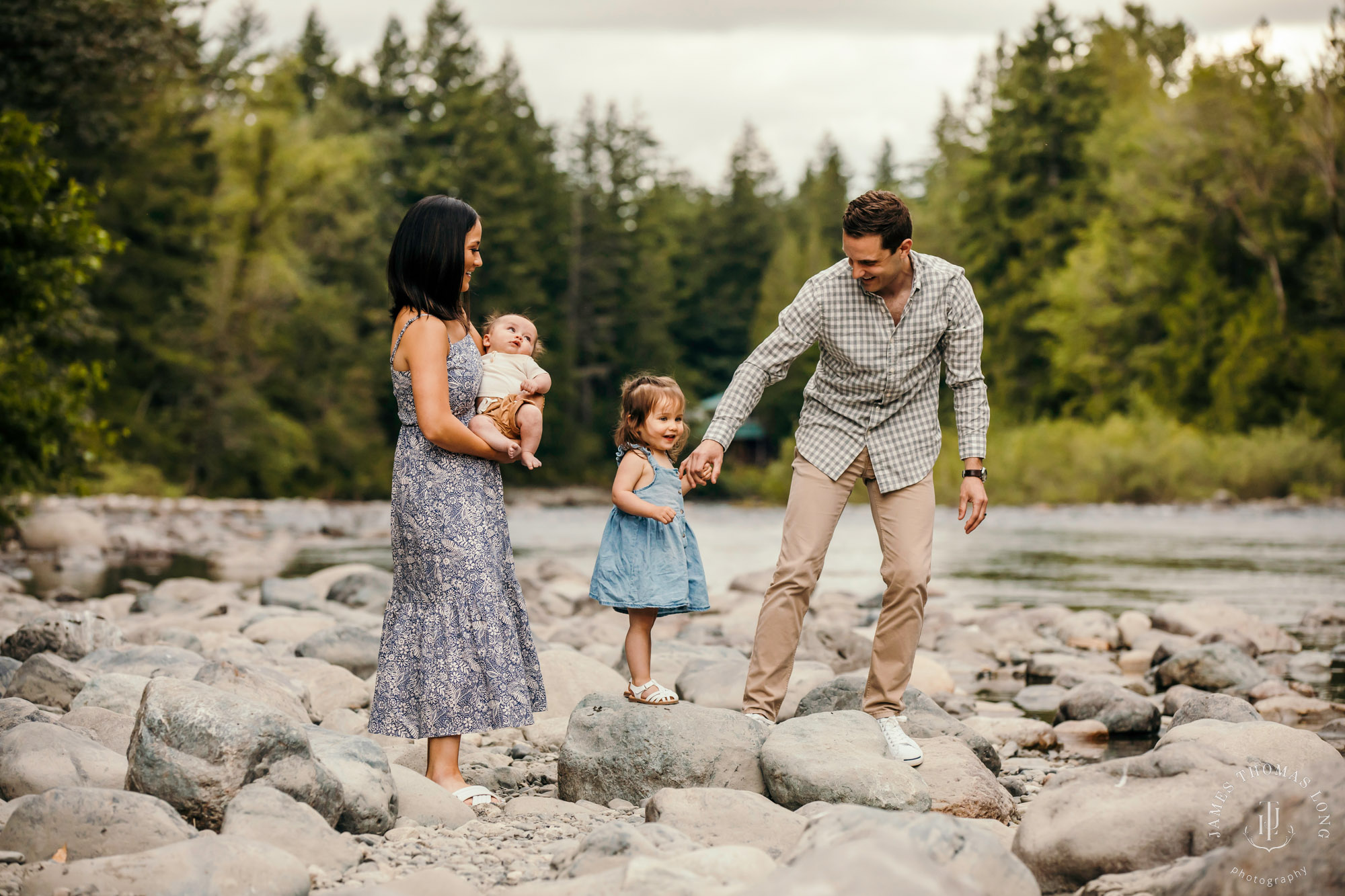 Snoqualmie family photography session by Snoqualmie family photographer James Thomas Long Photography