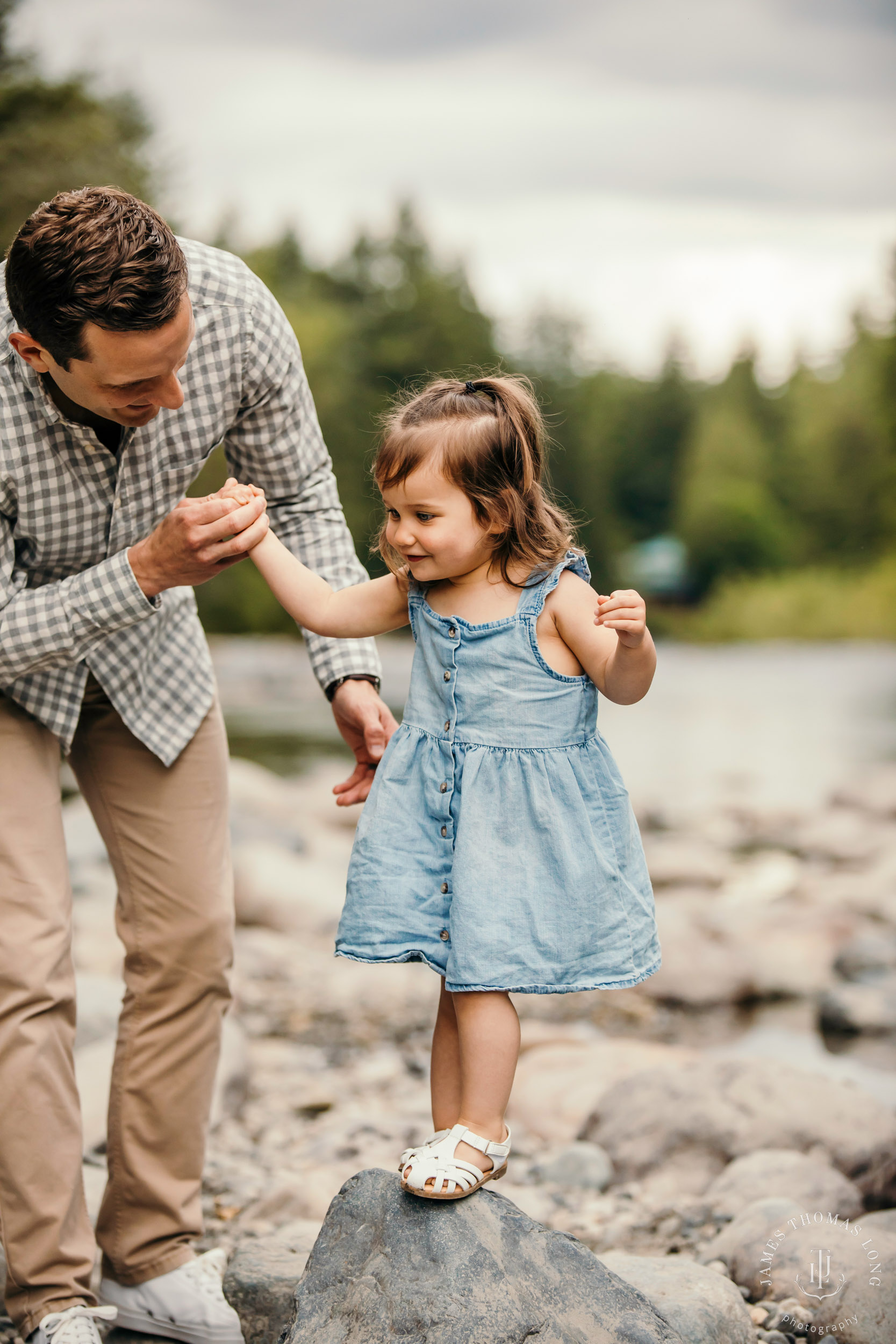 Snoqualmie family photography session by Snoqualmie family photographer James Thomas Long Photography