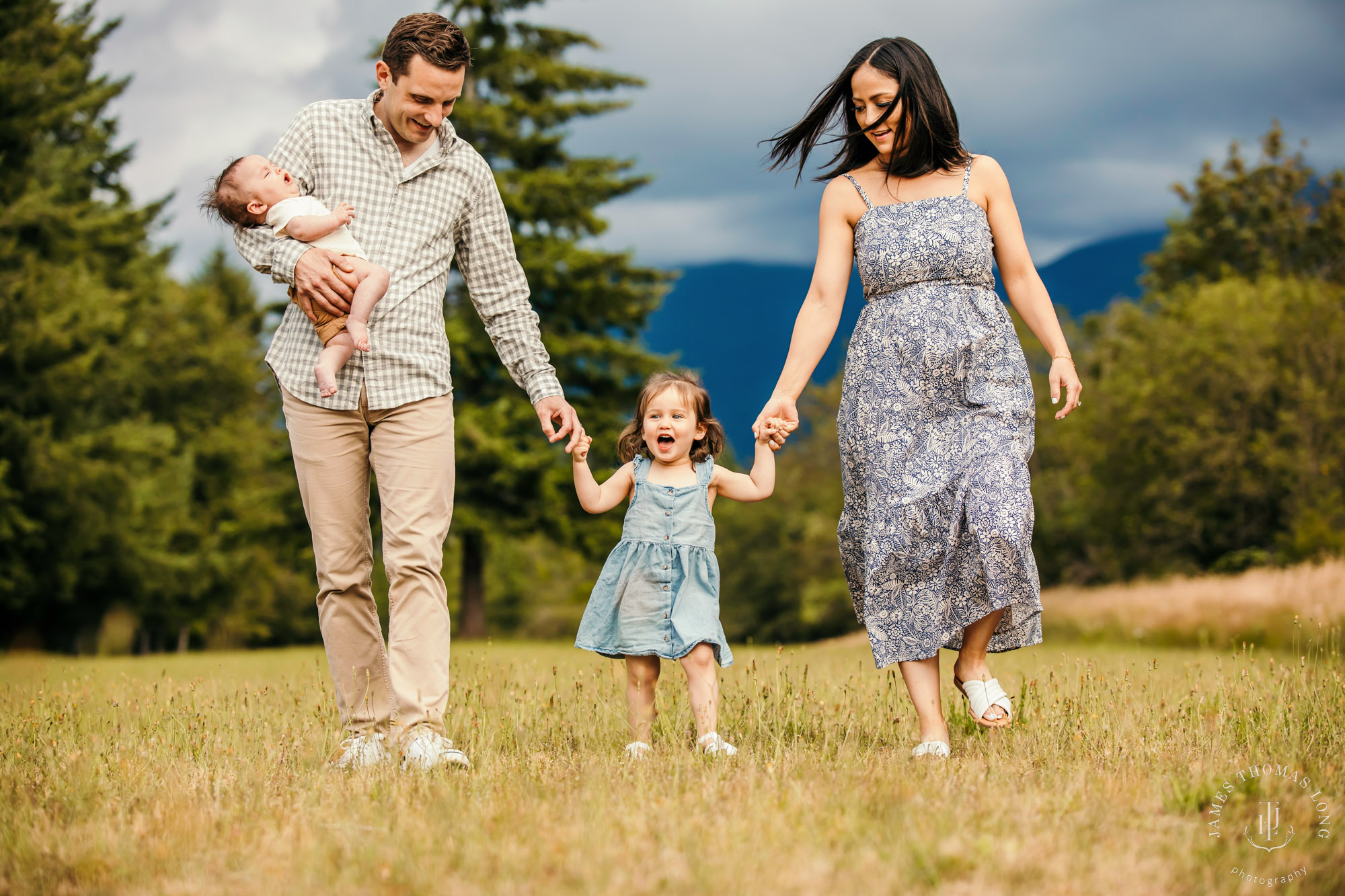 Snoqualmie family photography session by Snoqualmie family photographer James Thomas Long Photography