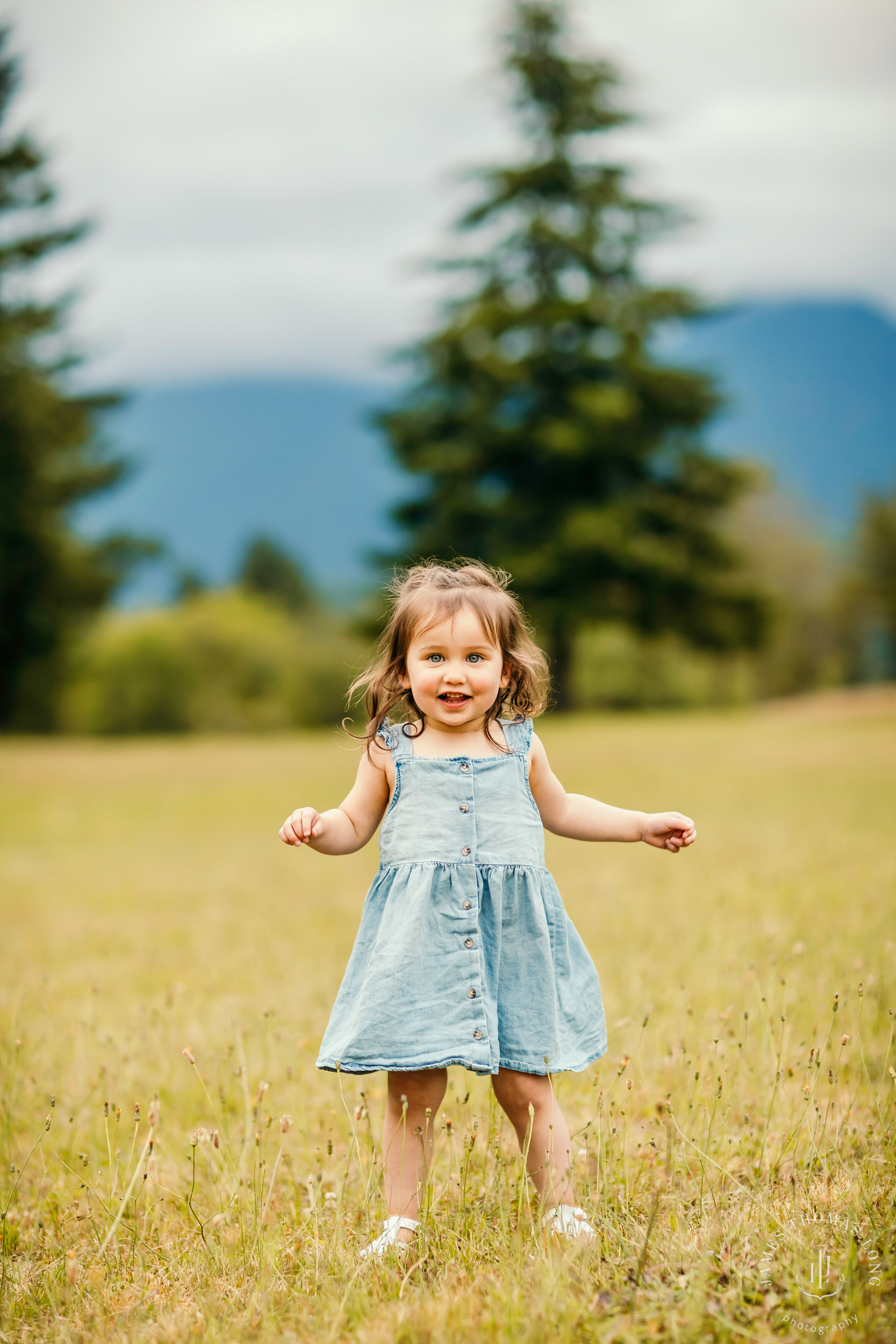 Snoqualmie family photography session by Snoqualmie family photographer James Thomas Long Photography