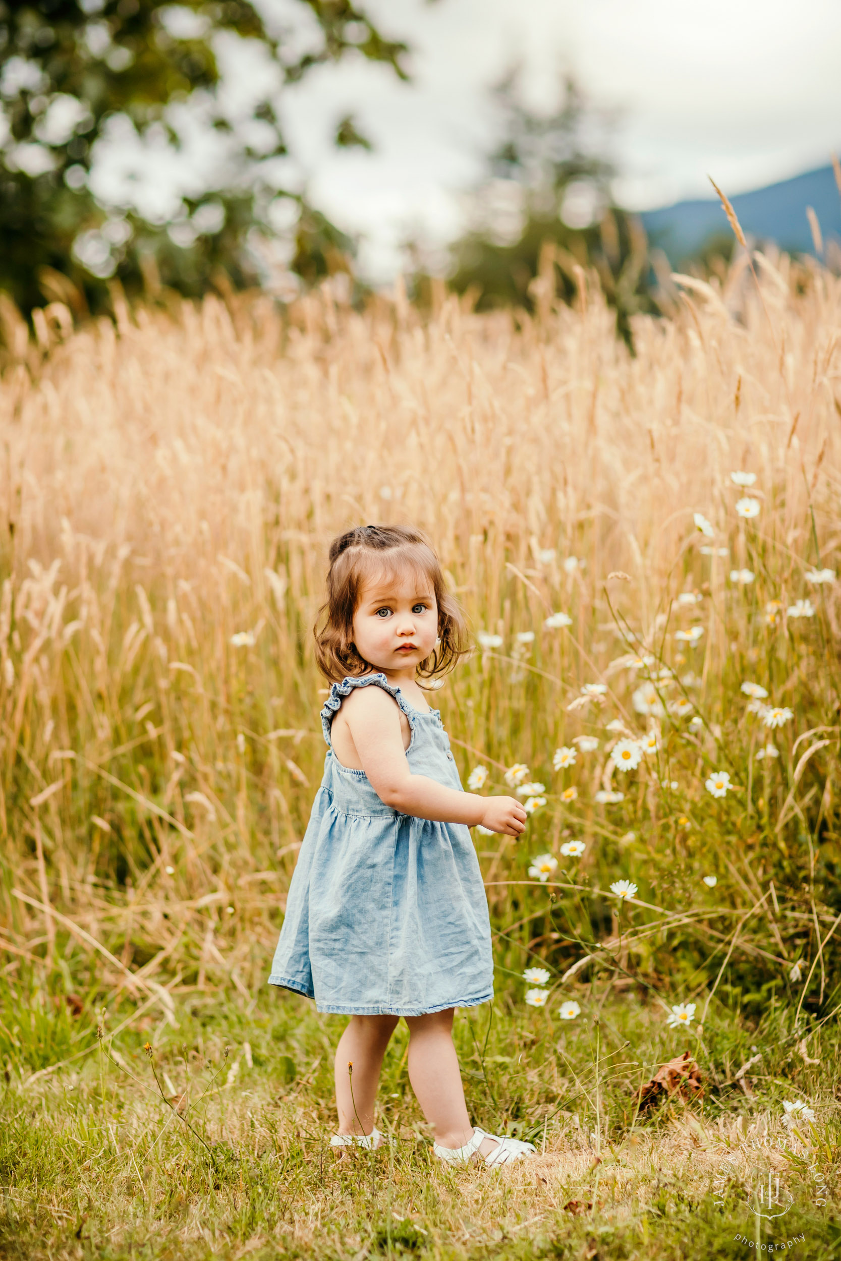 Snoqualmie family photography session by Snoqualmie family photographer James Thomas Long Photography