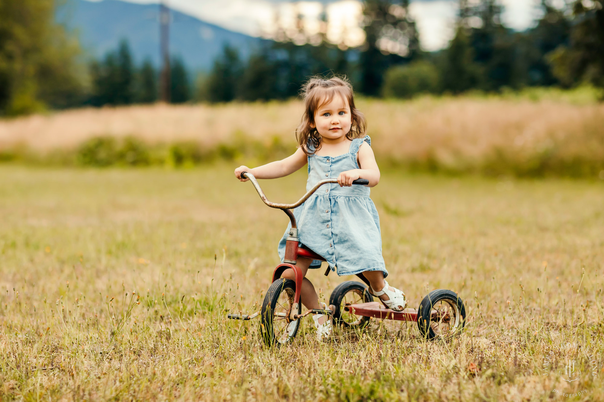 Snoqualmie family photography session by Snoqualmie family photographer James Thomas Long Photography