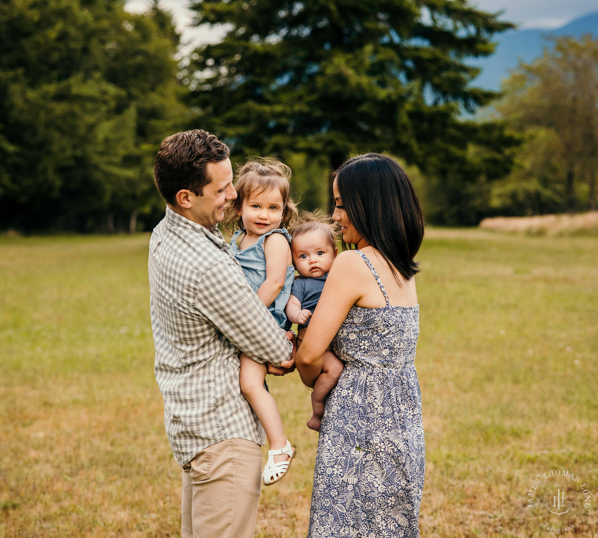 Snoqualmie family photography session by Snoqualmie family photographer James Thomas Long Photography