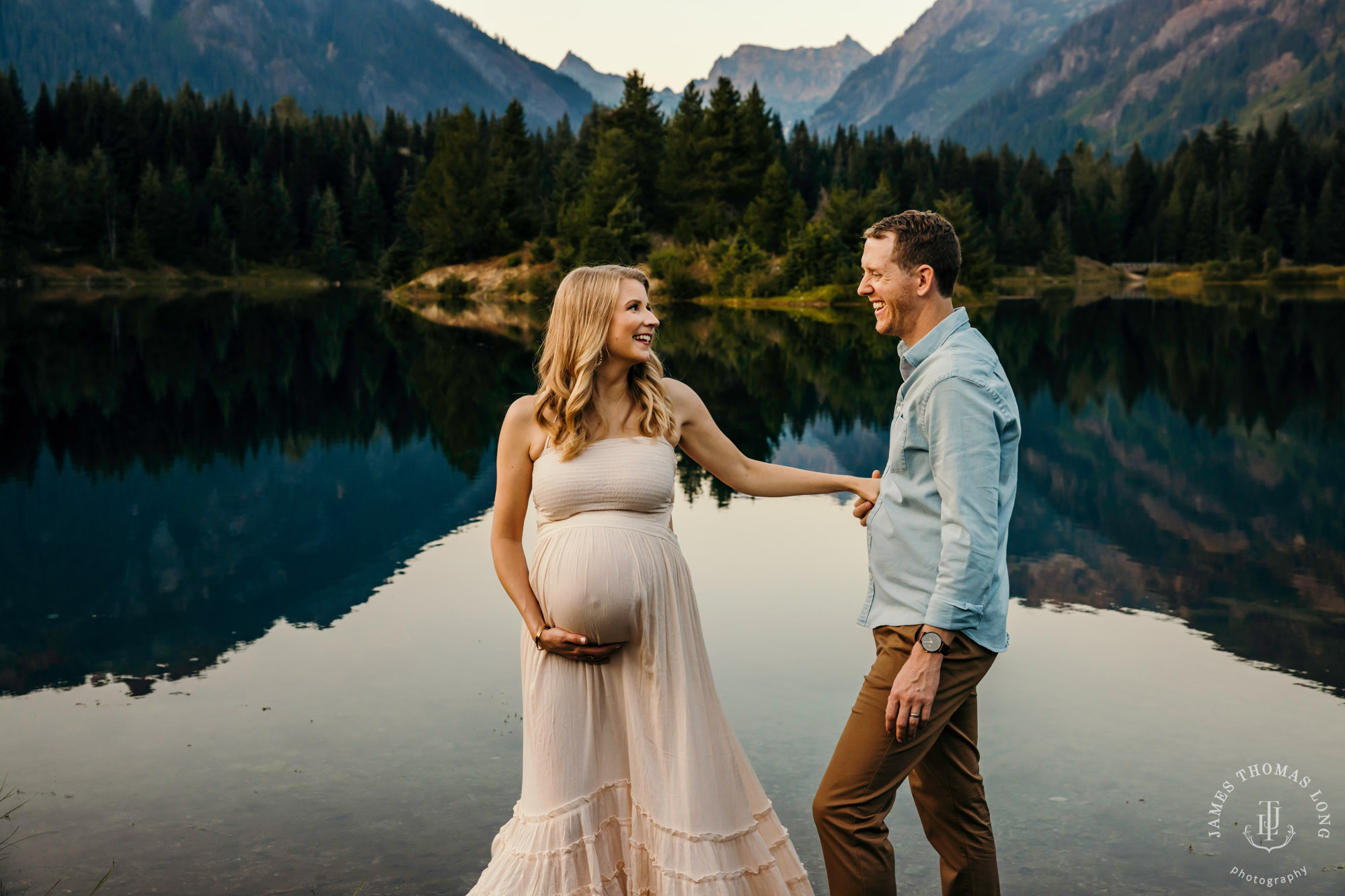 Mountain maternity session by Snoqualmie maternity and family photographer James Thomas Long Photography