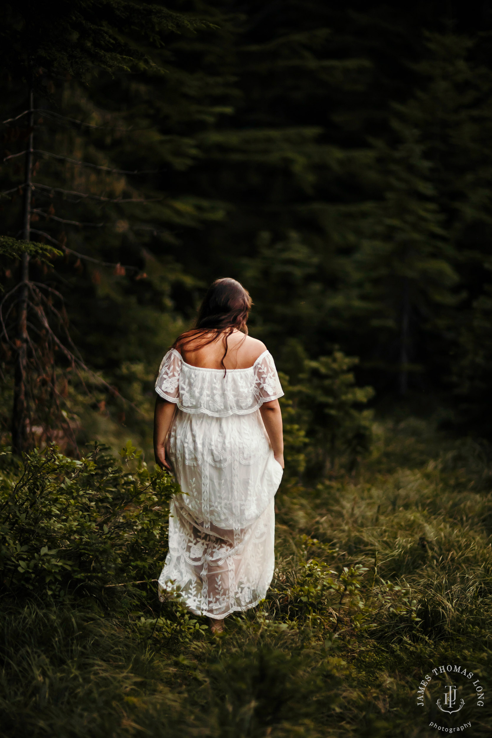 Mount Rainier maternity photography session by Seattle maternity and family photographer James Thomas Long Photography