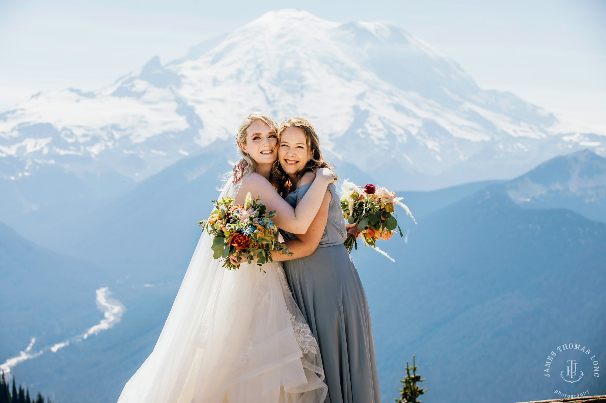 Crystal Mountain Resort wedding by Seattle wedding photographer James Thomas Long Photography