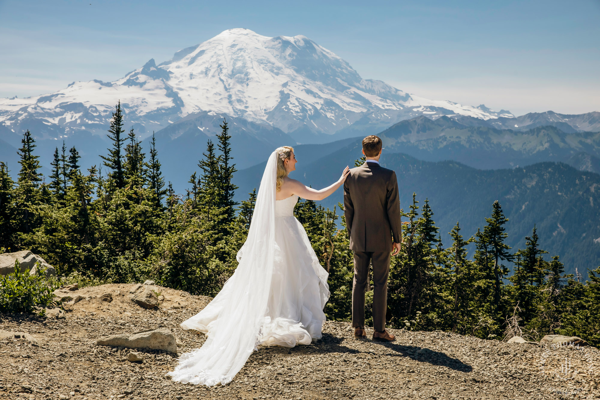 Crystal Mountain Resort wedding by Seattle wedding photographer James Thomas Long Photography