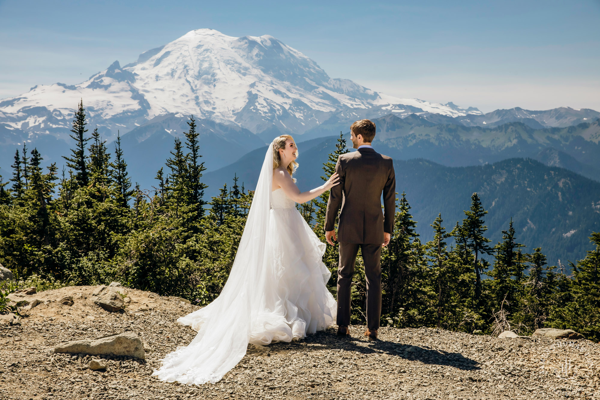 Crystal Mountain Resort wedding by Seattle wedding photographer James Thomas Long Photography