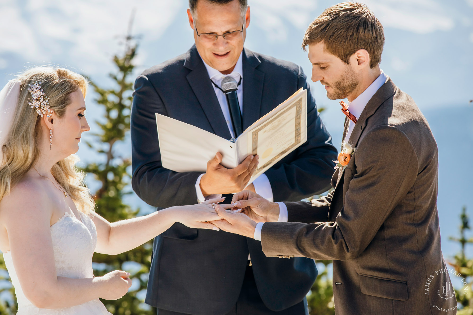 Crystal Mountain Resort wedding by Seattle wedding photographer James Thomas Long Photography