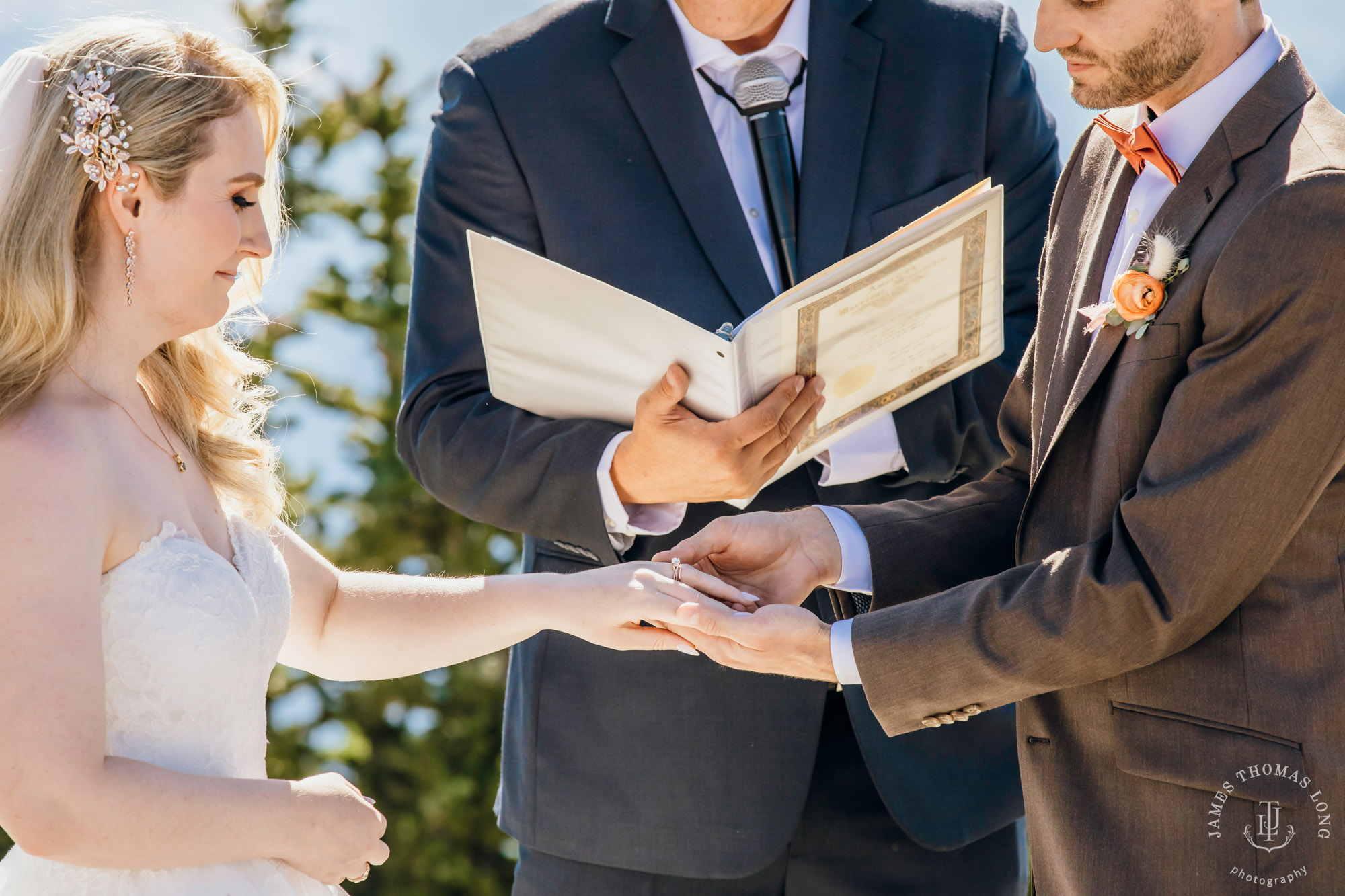 Crystal Mountain Resort wedding by Seattle wedding photographer James Thomas Long Photography