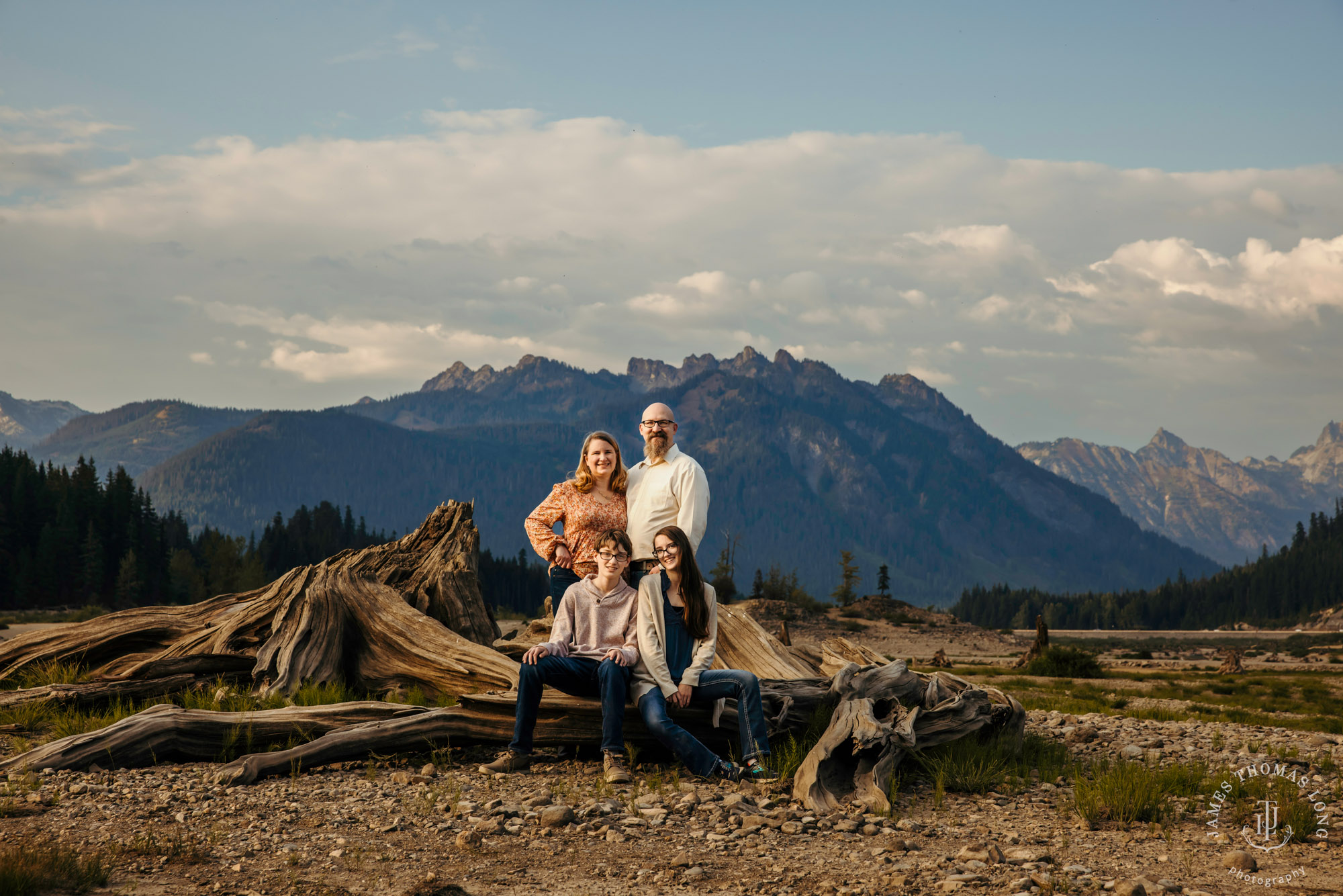 Snoqualmie Pass family photography session by Snoqualmie family photographer James Thomas Long Photography