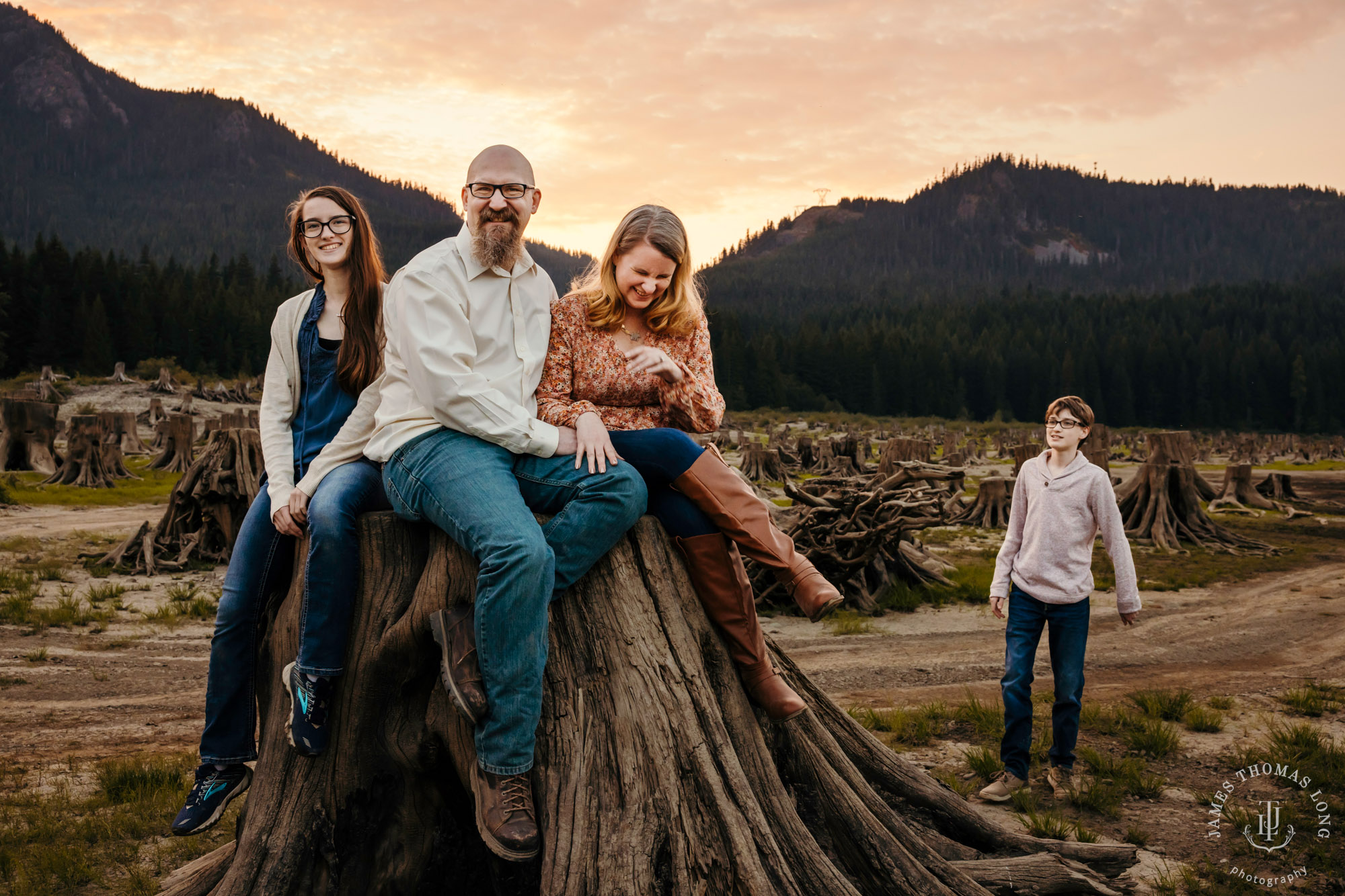 Snoqualmie Pass family photography session by Snoqualmie family photographer James Thomas Long Photography