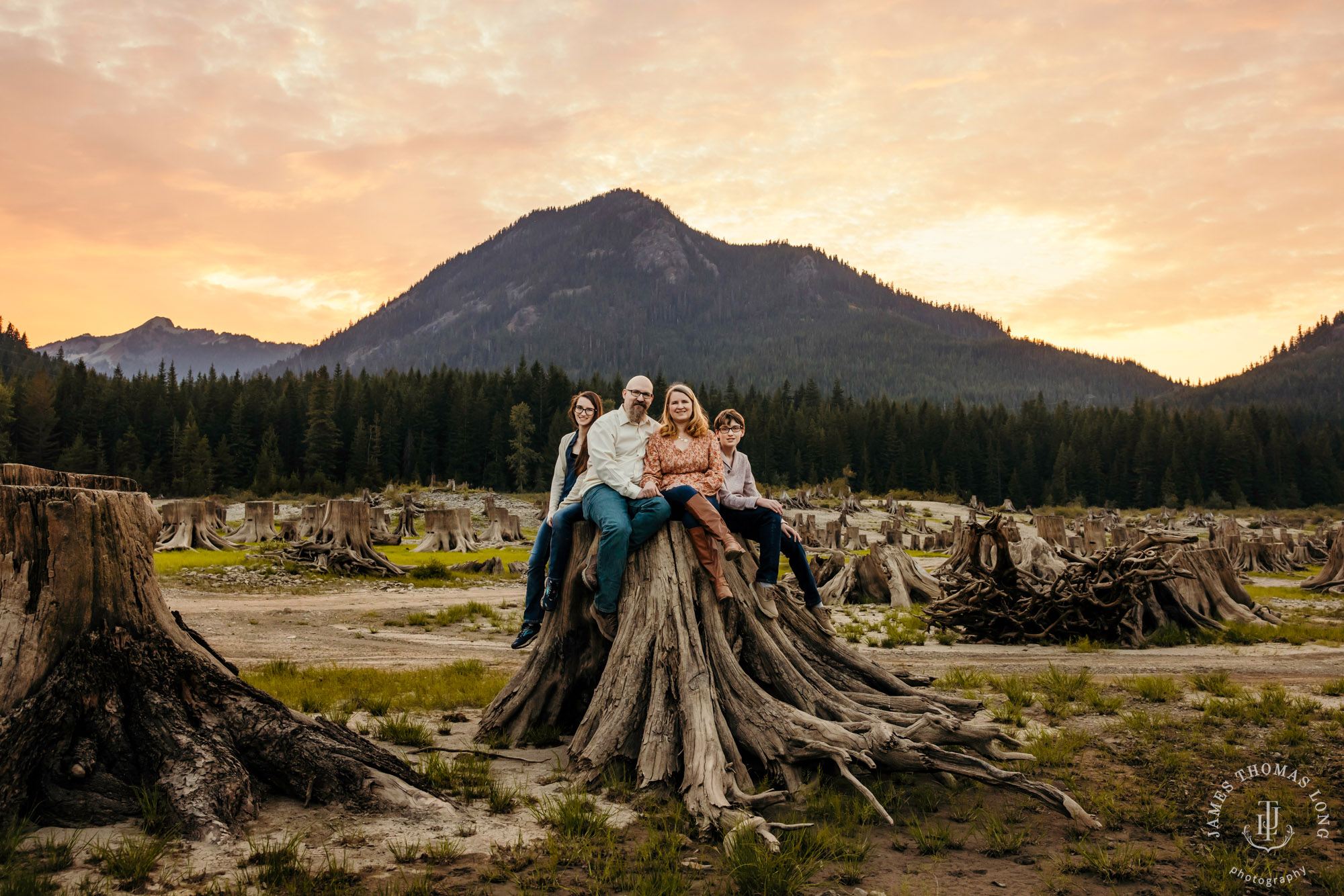 Snoqualmie Pass family photography session by Snoqualmie family photographer James Thomas Long Photography