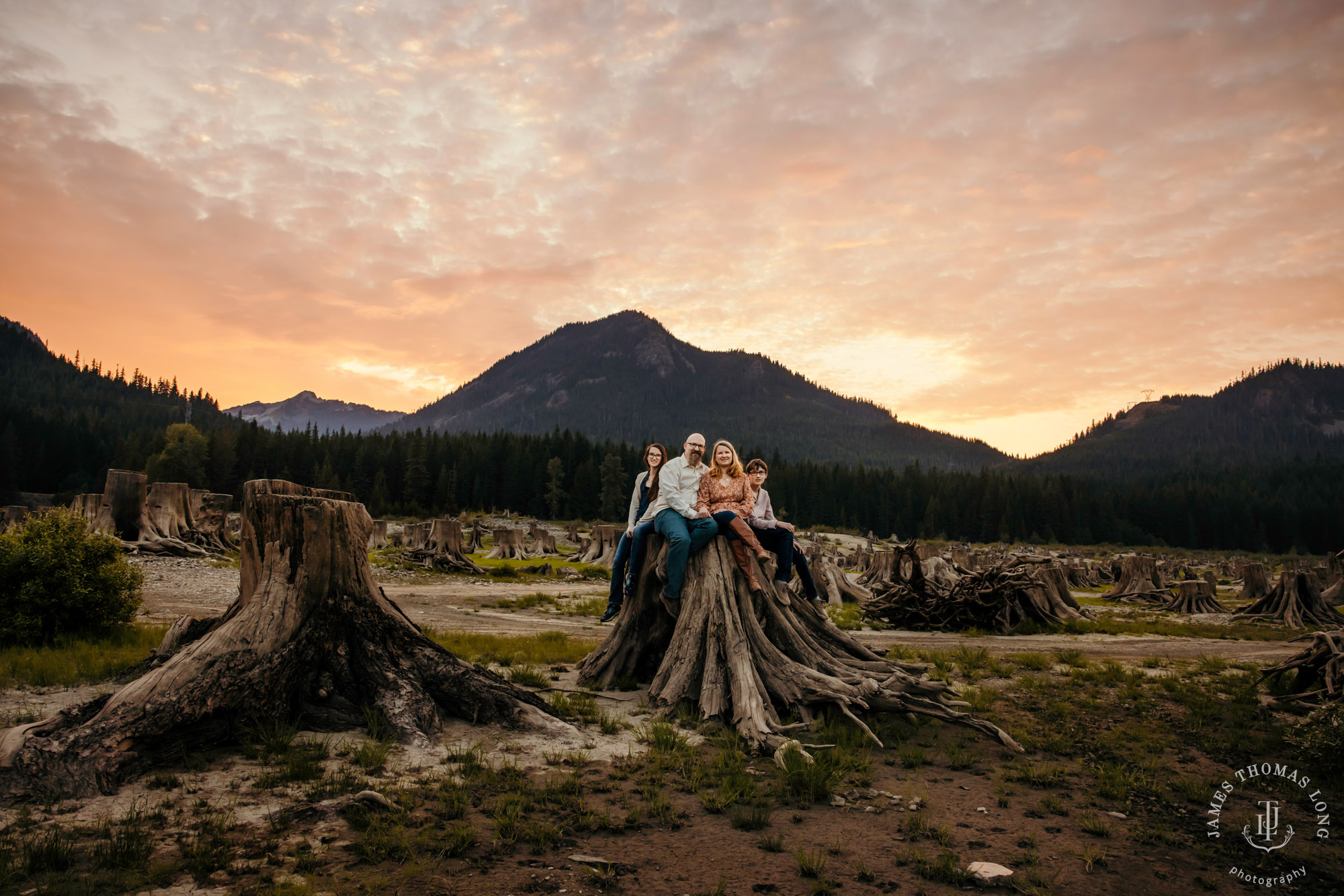 Snoqualmie Pass family photography session by Snoqualmie family photographer James Thomas Long Photography