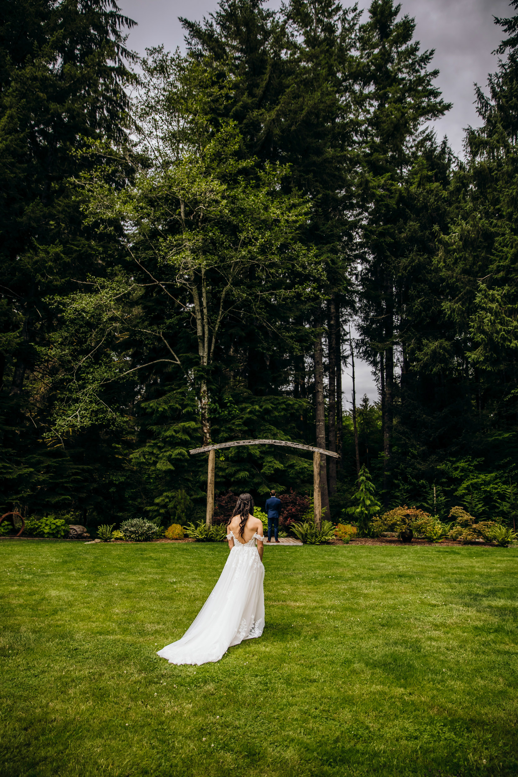 Fern Acres Forks WA wedding by Seattle wedding photographer James Thomas Long Photography