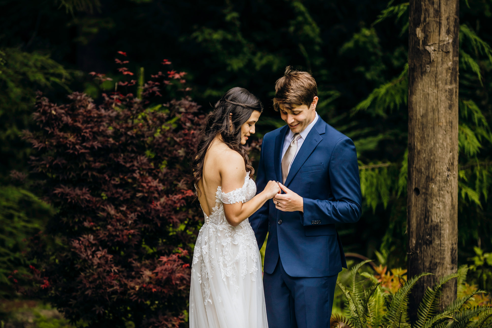 Fern Acres Forks WA wedding by Seattle wedding photographer James Thomas Long Photography