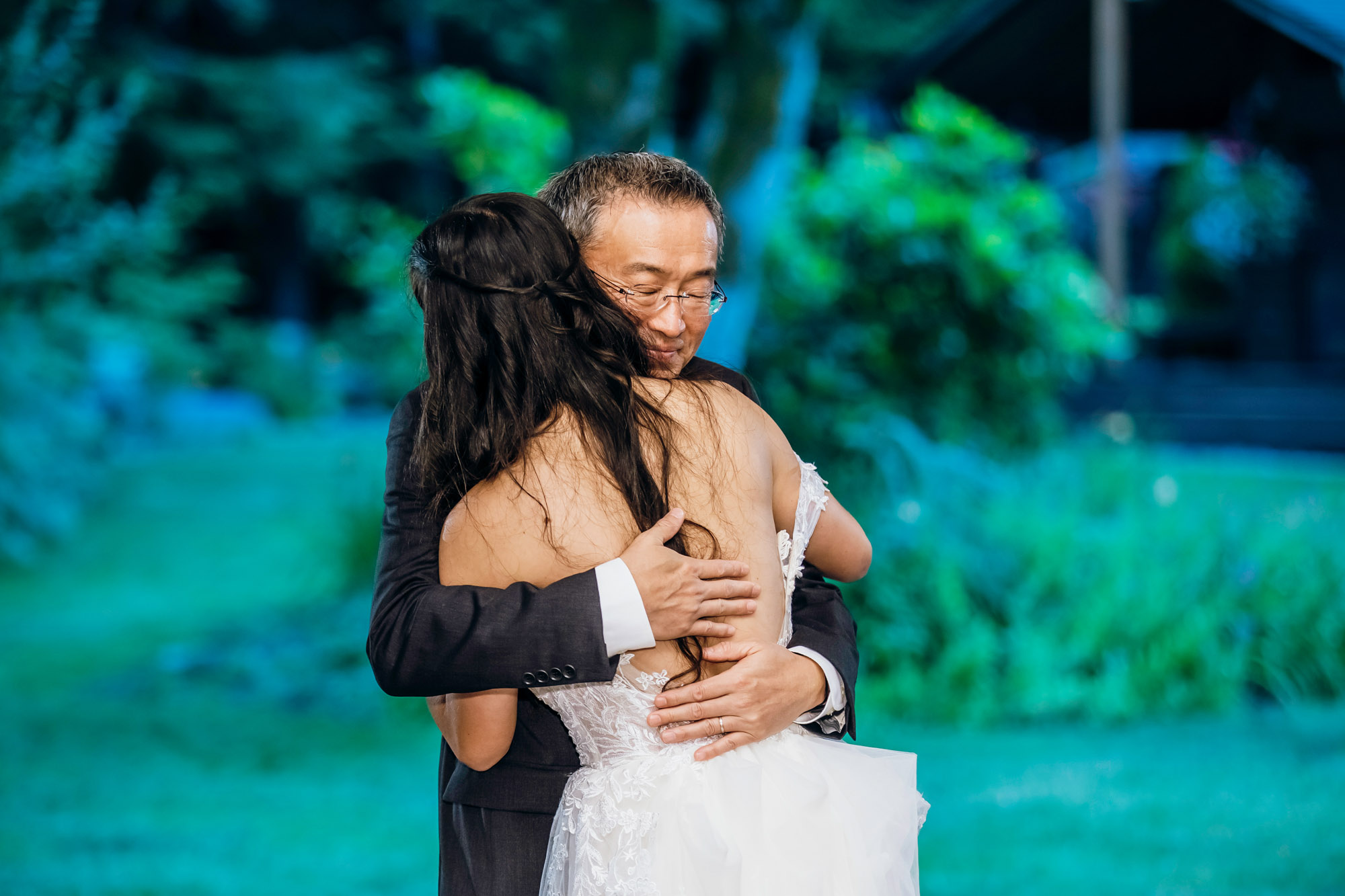 Fern Acres Forks WA wedding by Seattle wedding photographer James Thomas Long Photography