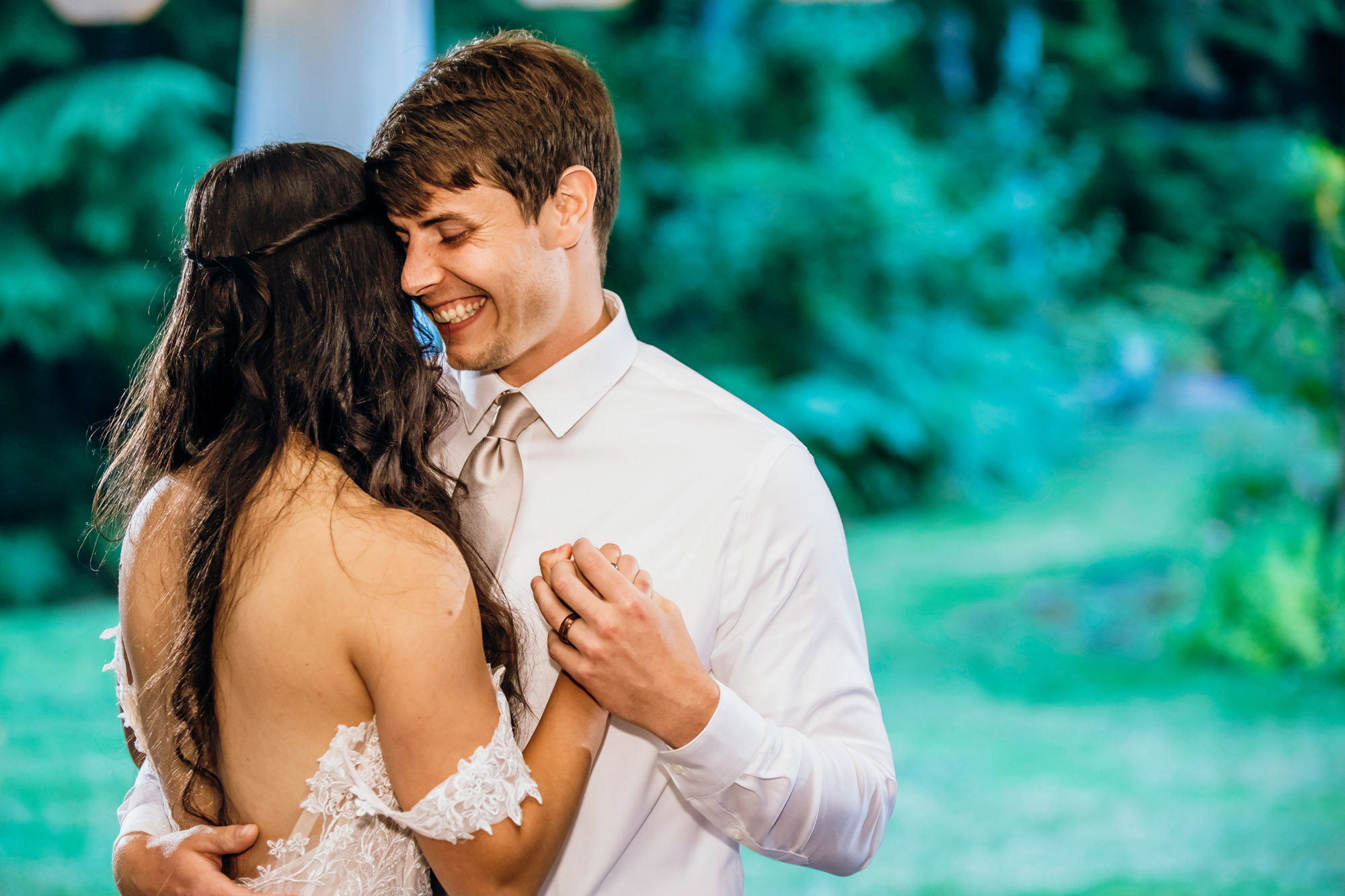 Fern Acres Forks WA wedding by Seattle wedding photographer James Thomas Long Photography