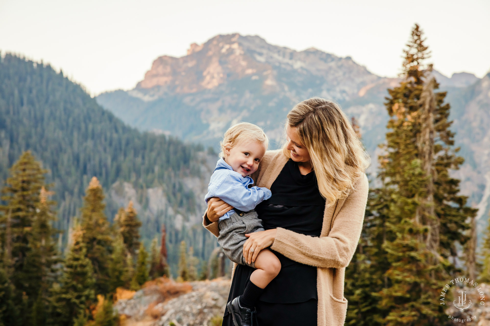 Snoqualmie Pass family photography session by Snoqualmie family photographer James Thomas Long Photography