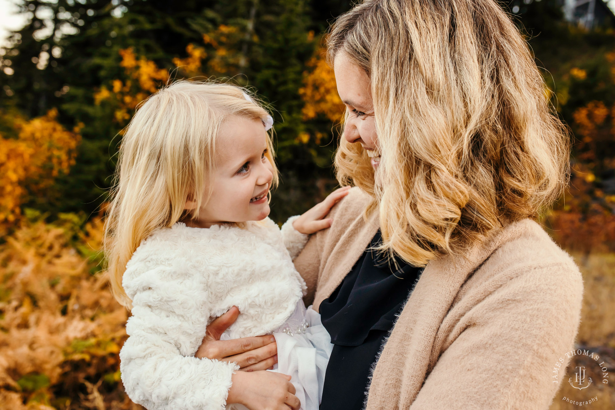 Snoqualmie Pass family photography session by Snoqualmie family photographer James Thomas Long Photography