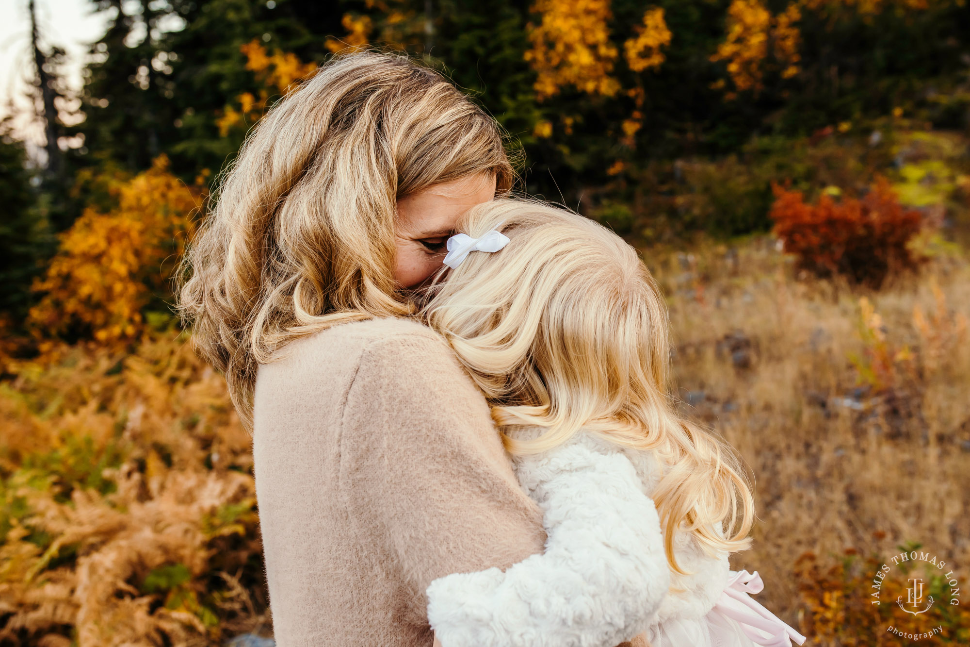 Snoqualmie Pass family photography session by Snoqualmie family photographer James Thomas Long Photography