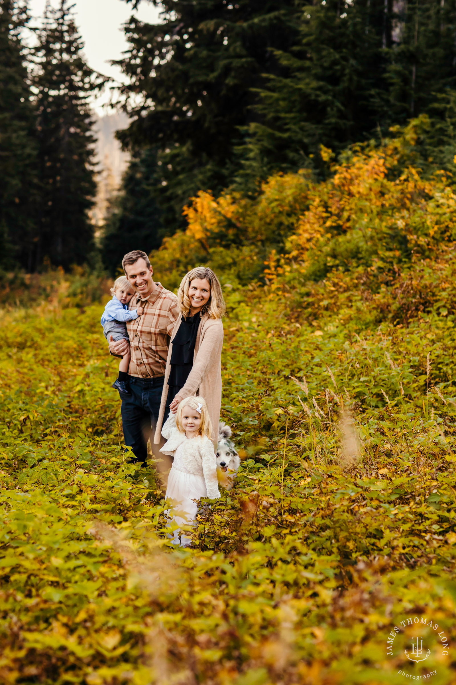 Snoqualmie Pass family photography session by Snoqualmie family photographer James Thomas Long Photography