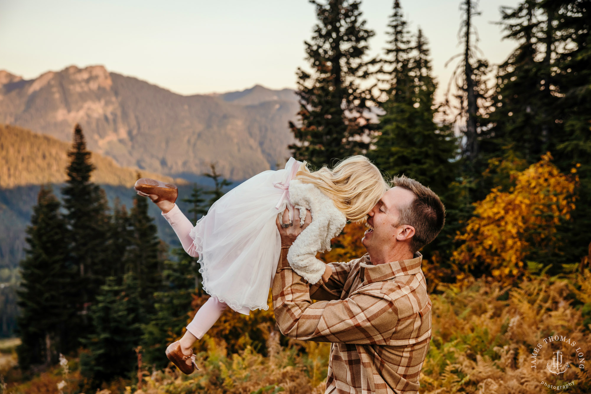 Snoqualmie Pass family photography session by Snoqualmie family photographer James Thomas Long Photography