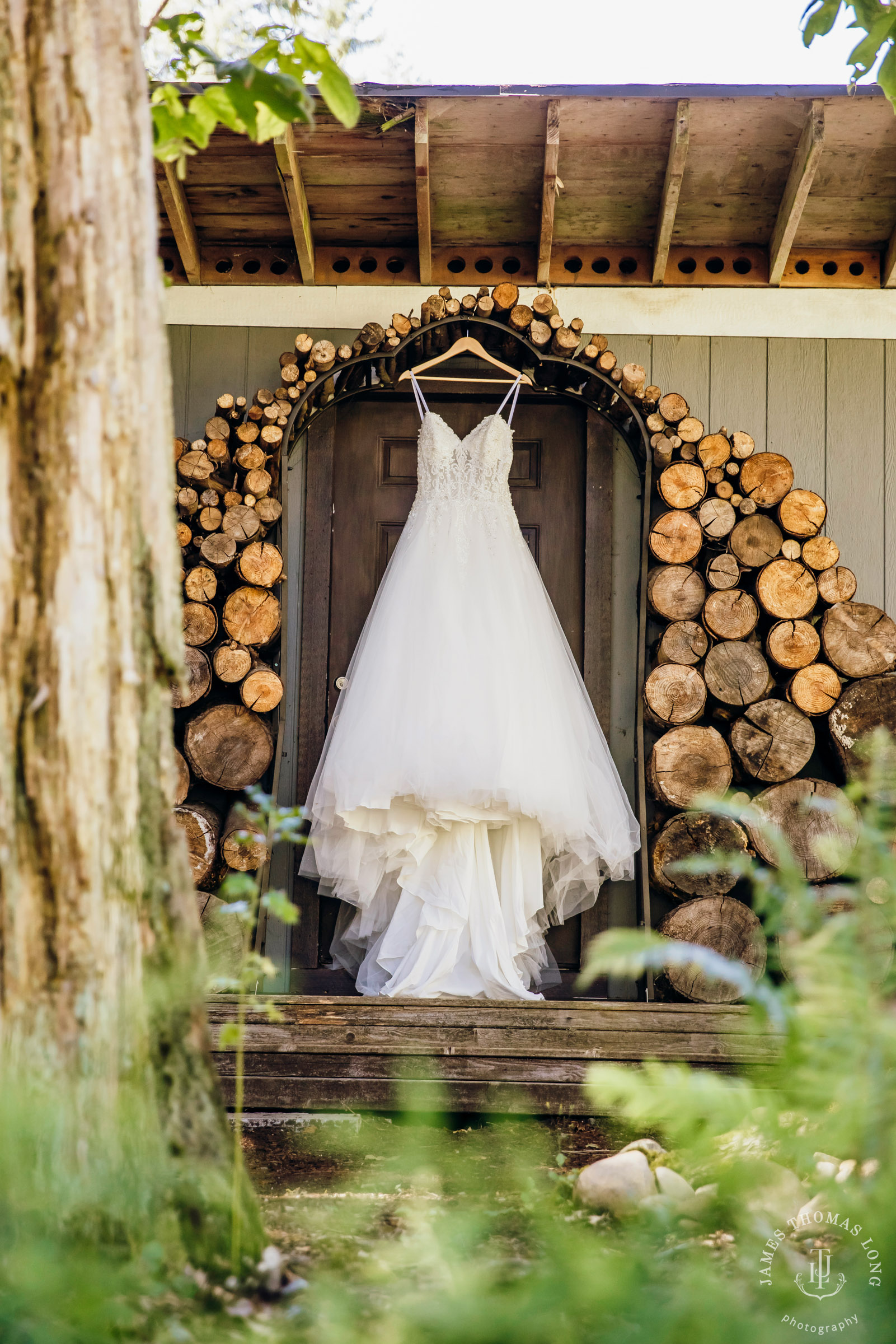 Evergreen Meadows Snoqualmie WA wedding by Snoqualmie wedding photographer James Thomas Long Photography