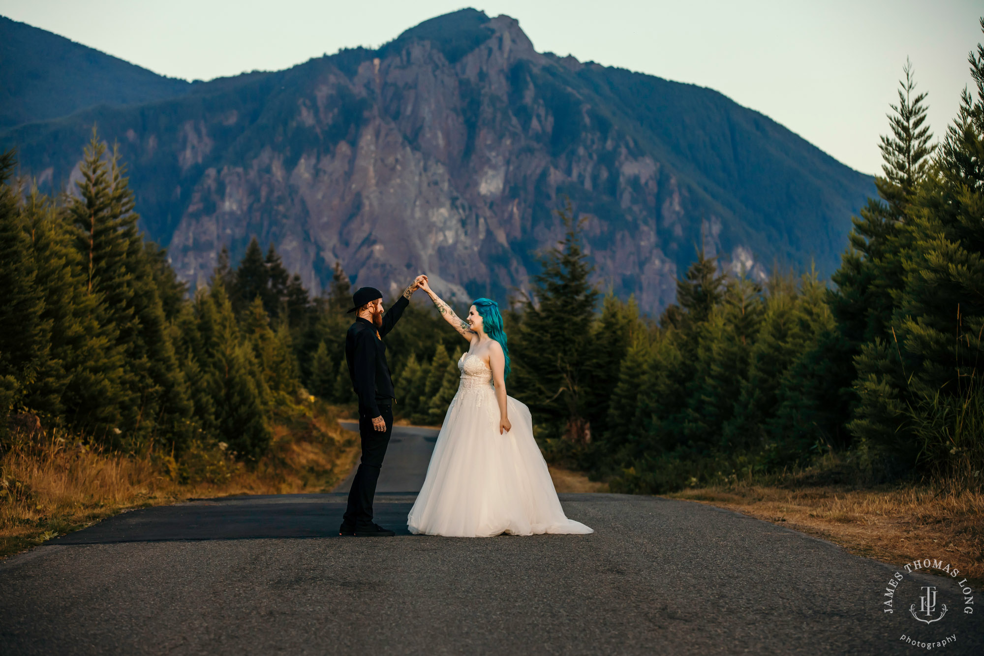 Evergreen Meadows Snoqualmie WA wedding by Snoqualmie wedding photographer James Thomas Long Photography