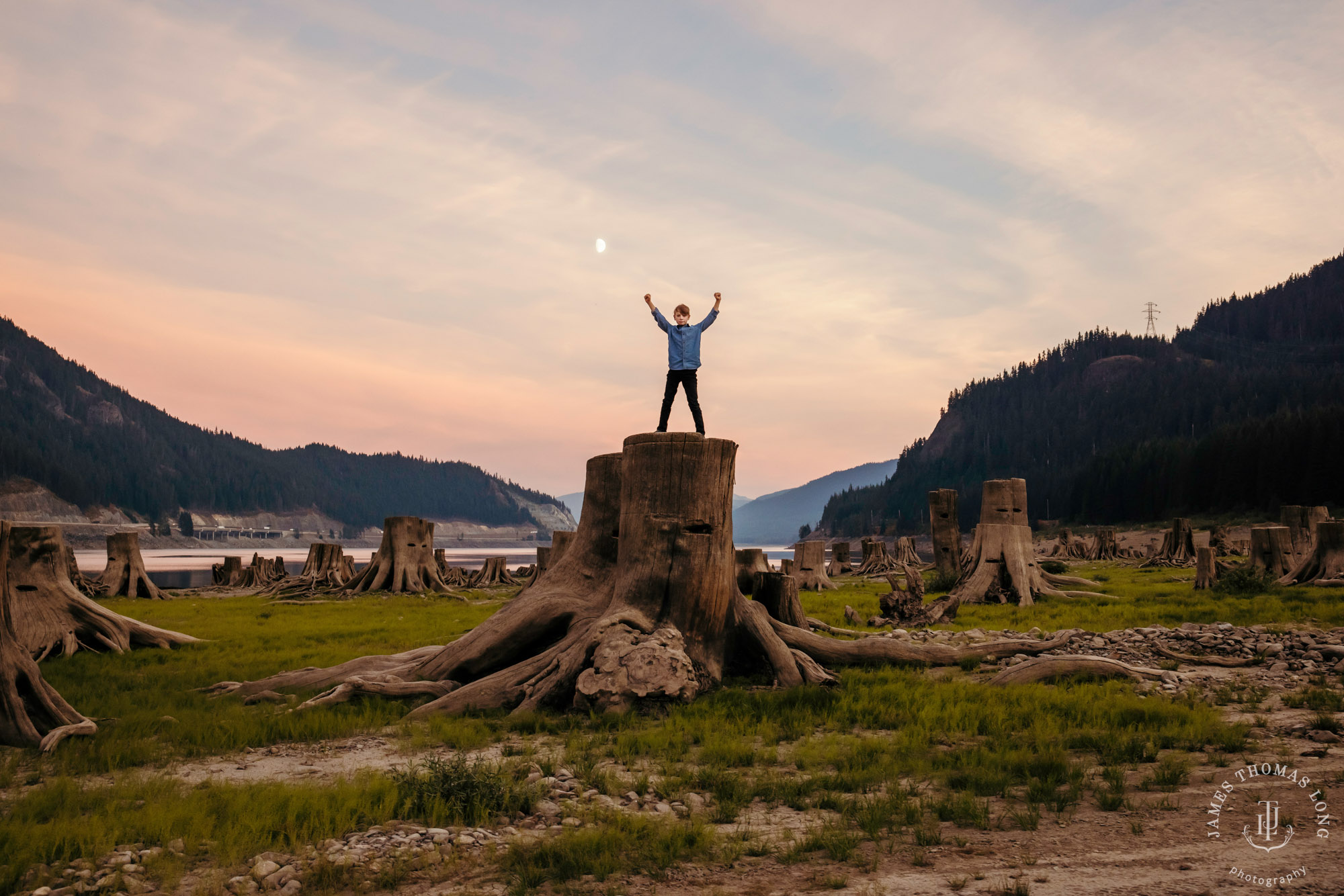 Snoqualmie Pass adventure family photography session by Snoqualmie adventure family photographer James Thomas Long Photography