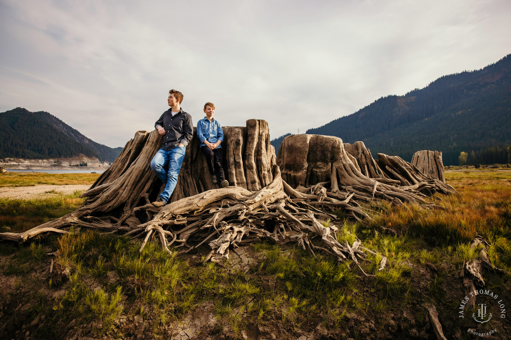 Snoqualmie Pass adventure family photography session by Snoqualmie adventure family photographer James Thomas Long Photography