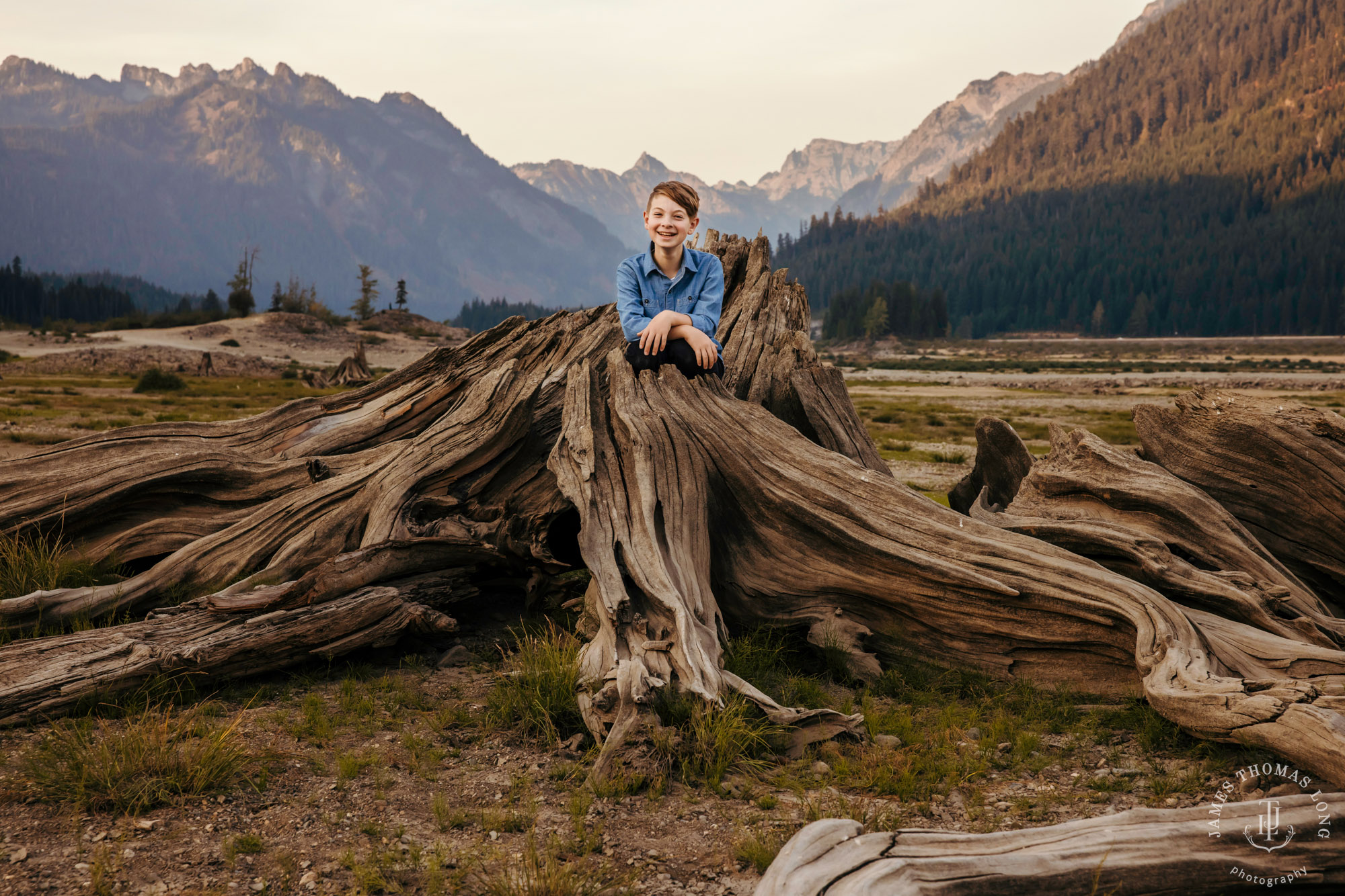 Snoqualmie Pass adventure family photography session by Snoqualmie adventure family photographer James Thomas Long Photography