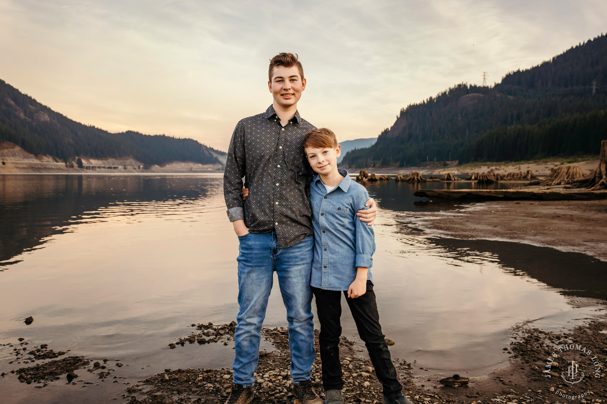 Snoqualmie Pass adventure family photography session by Snoqualmie adventure family photographer James Thomas Long Photography