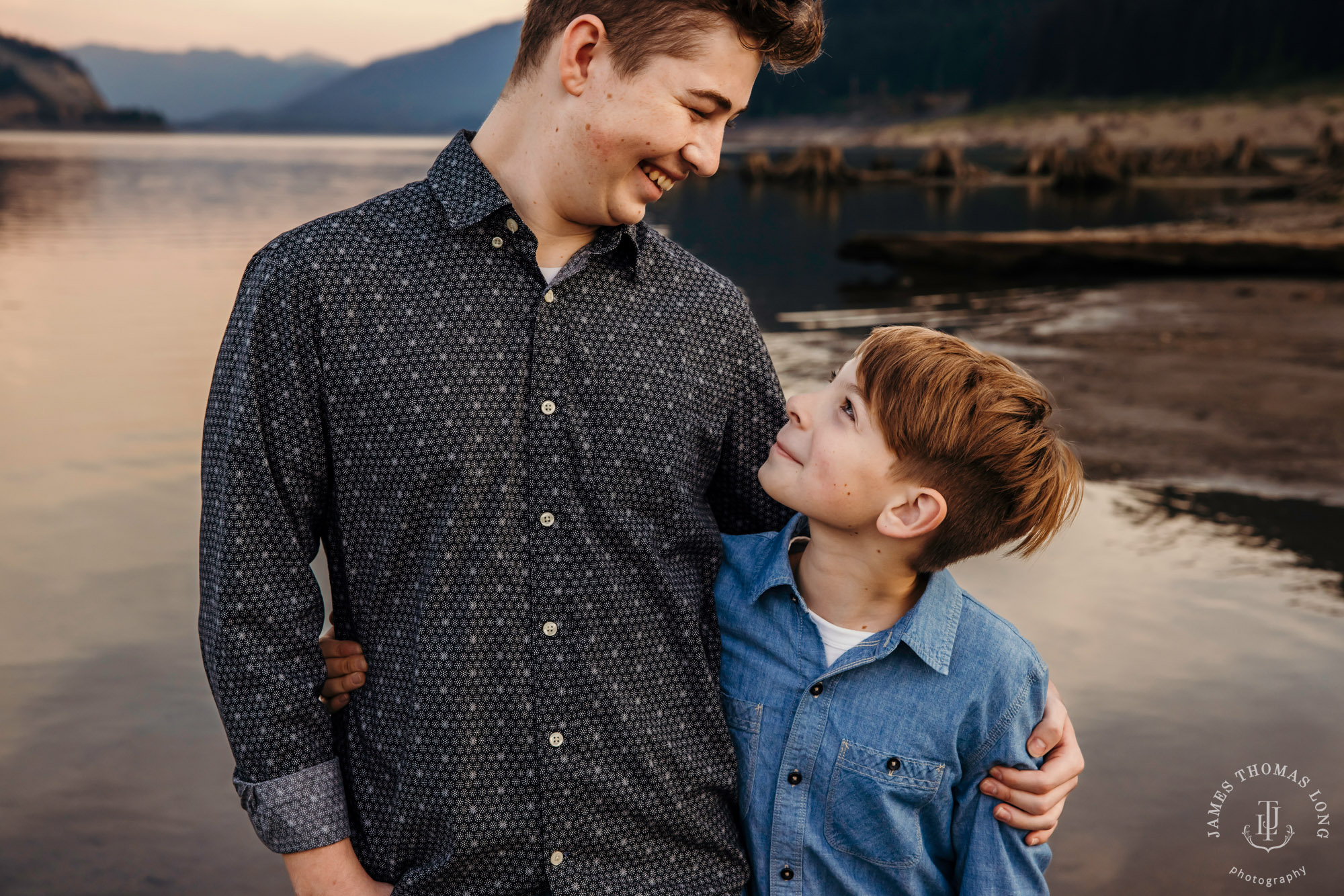 Snoqualmie Pass adventure family photography session by Snoqualmie adventure family photographer James Thomas Long Photography