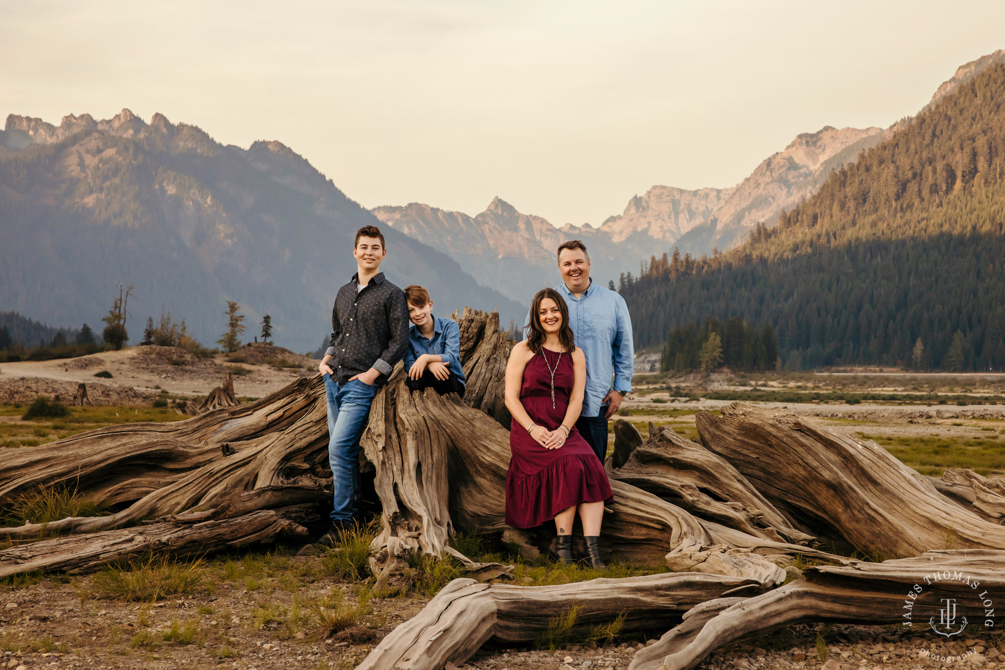 Snoqualmie Pass adventure family photography session by Snoqualmie adventure family photographer James Thomas Long Photography