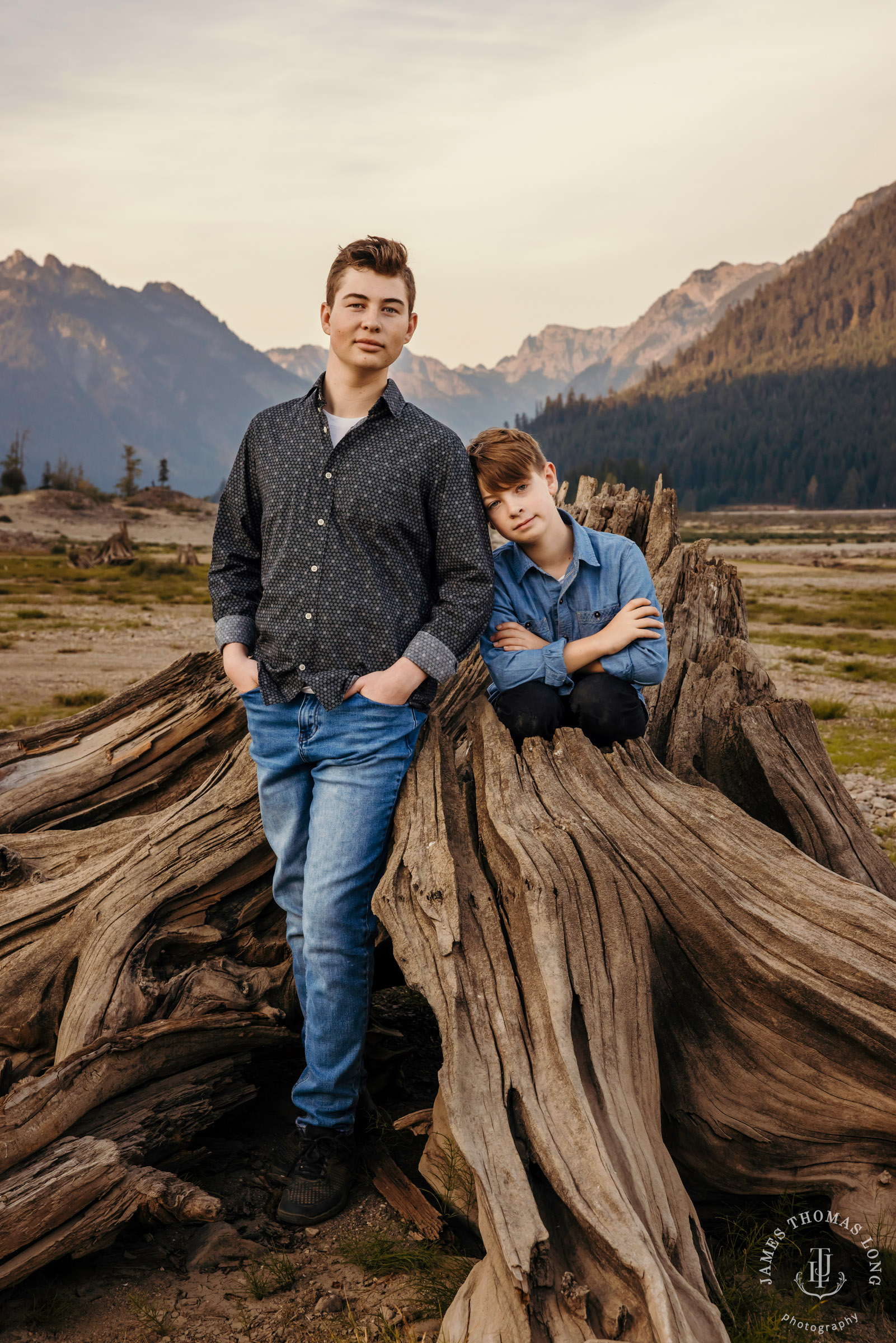 Snoqualmie Pass adventure family photography session by Snoqualmie adventure family photographer James Thomas Long Photography