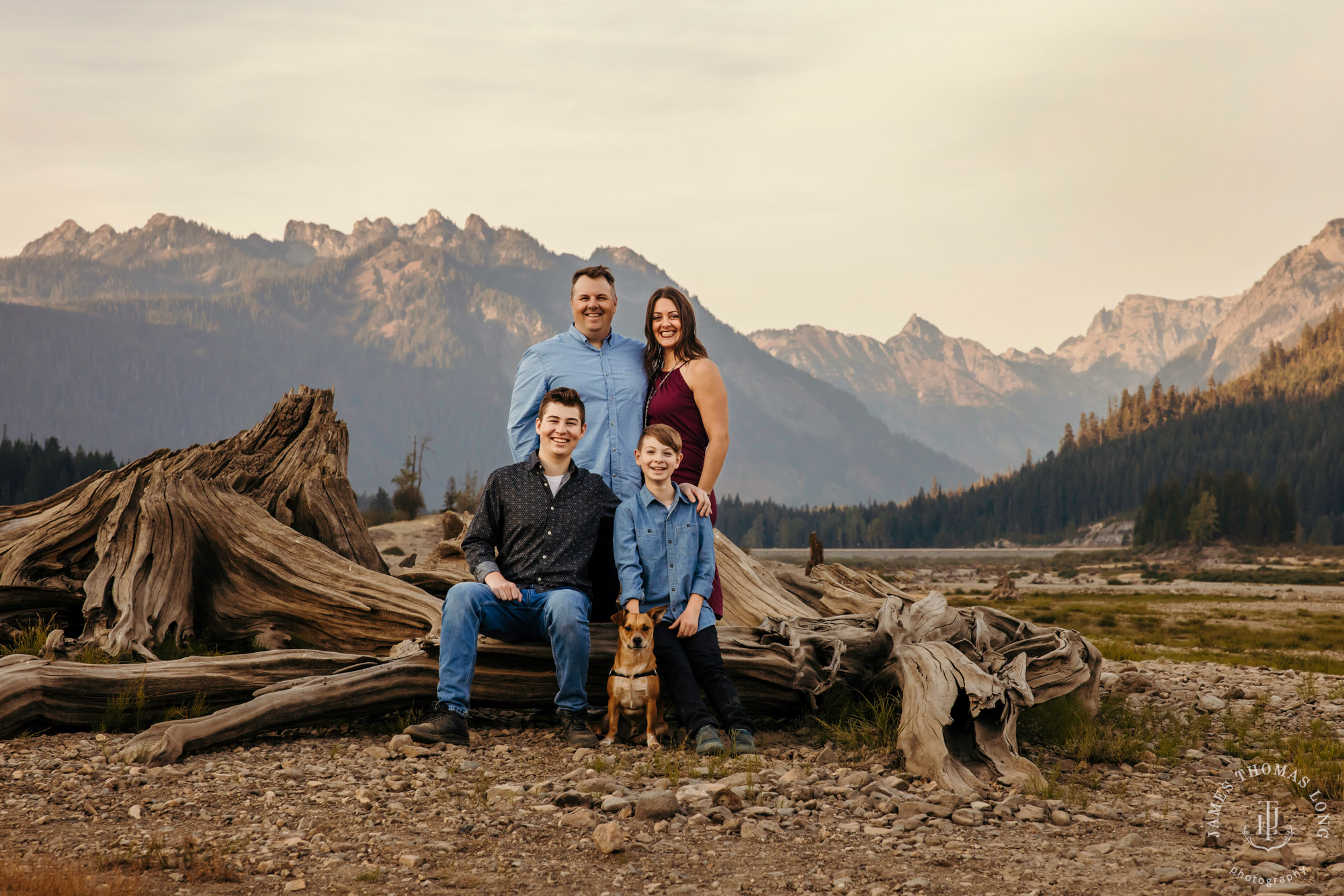 Snoqualmie Pass adventure family photography session by Snoqualmie adventure family photographer James Thomas Long Photography