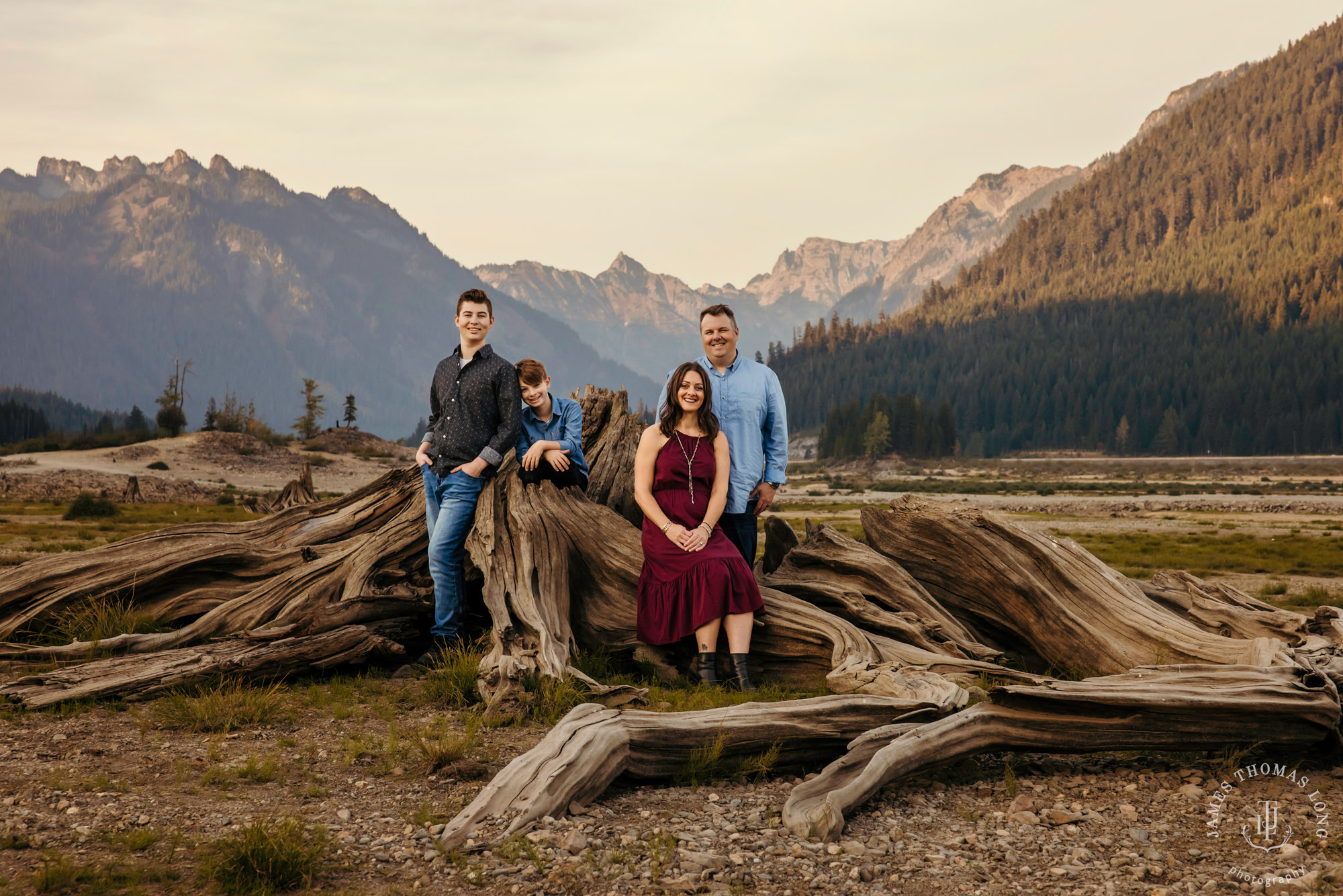 Snoqualmie Pass adventure family photography session by Snoqualmie adventure family photographer James Thomas Long Photography