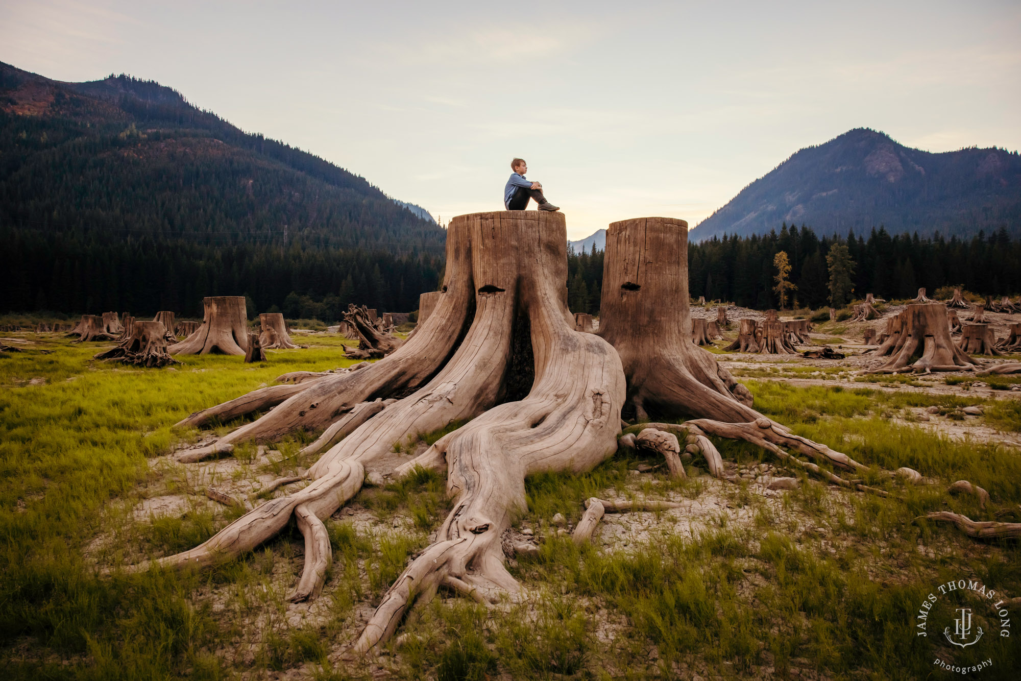 Snoqualmie Pass adventure family photography session by Snoqualmie adventure family photographer James Thomas Long Photography