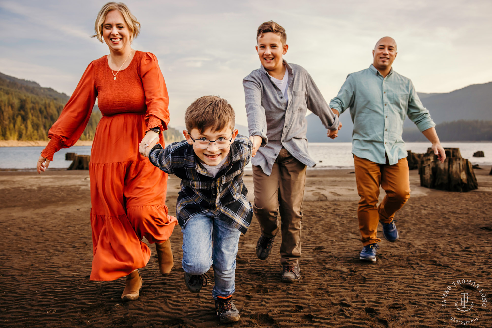 Seattle Cascade Mountain adventure family photography session by Seattle adventure family photographer James Thomas Long Photography