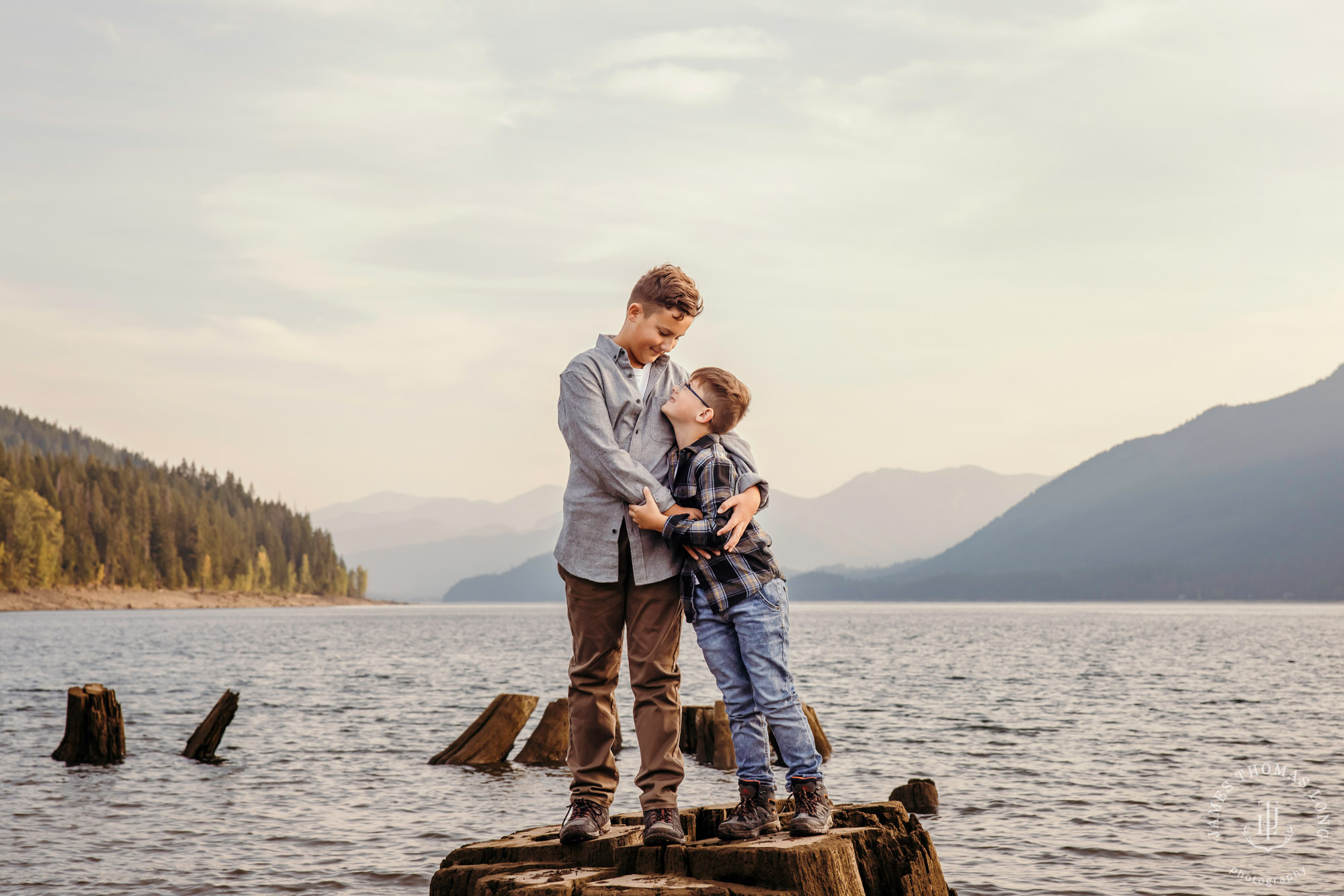 Seattle Cascade Mountain adventure family photography session by Seattle adventure family photographer James Thomas Long Photography