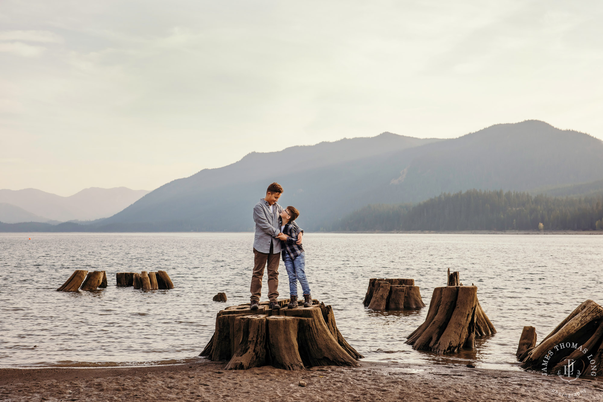 Seattle Cascade Mountain adventure family photography session by Seattle adventure family photographer James Thomas Long Photography