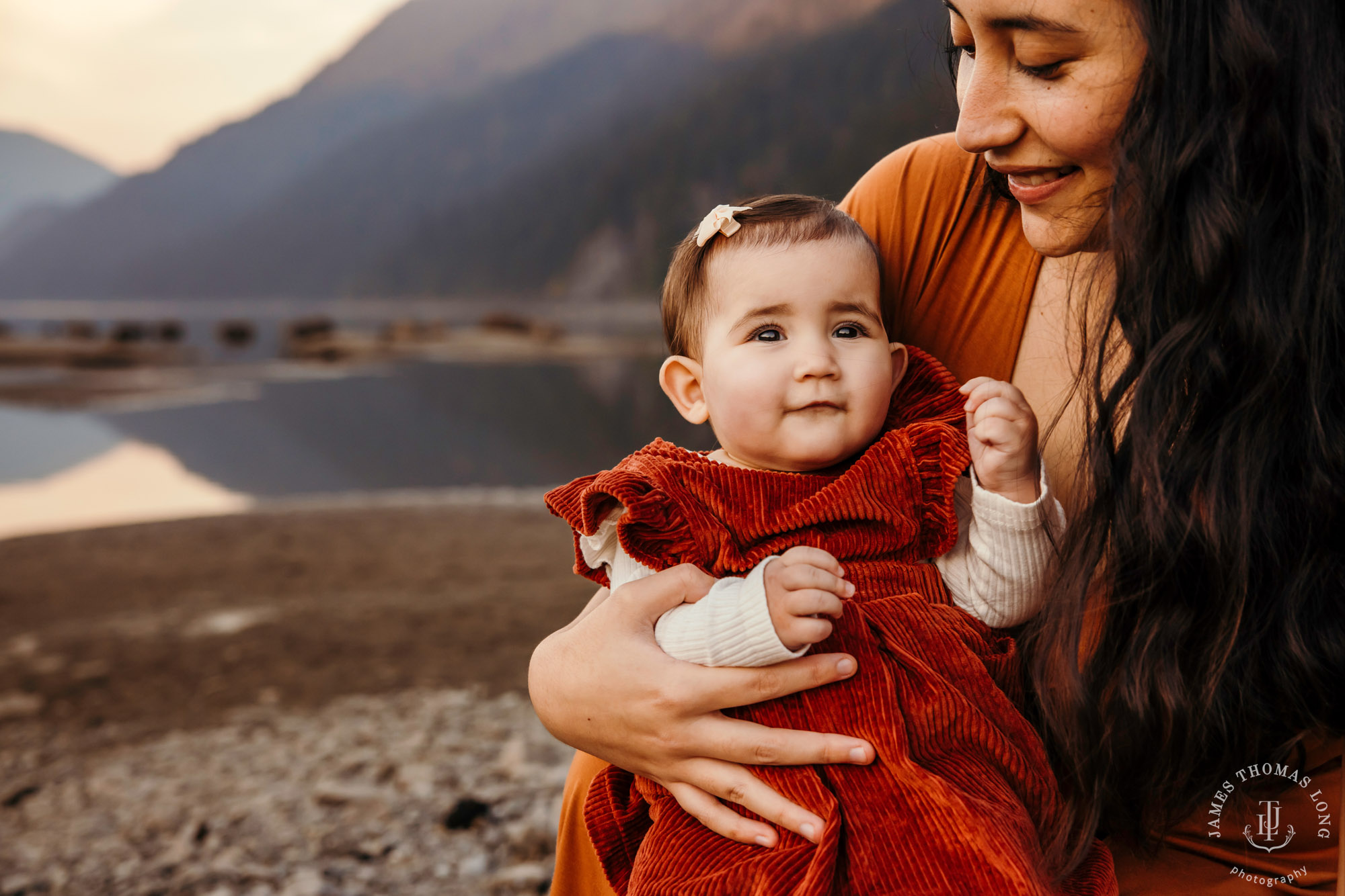 Snoqualmie adventure family photography session by Snoqualmie adventure family photographer James Thomas Long Photography