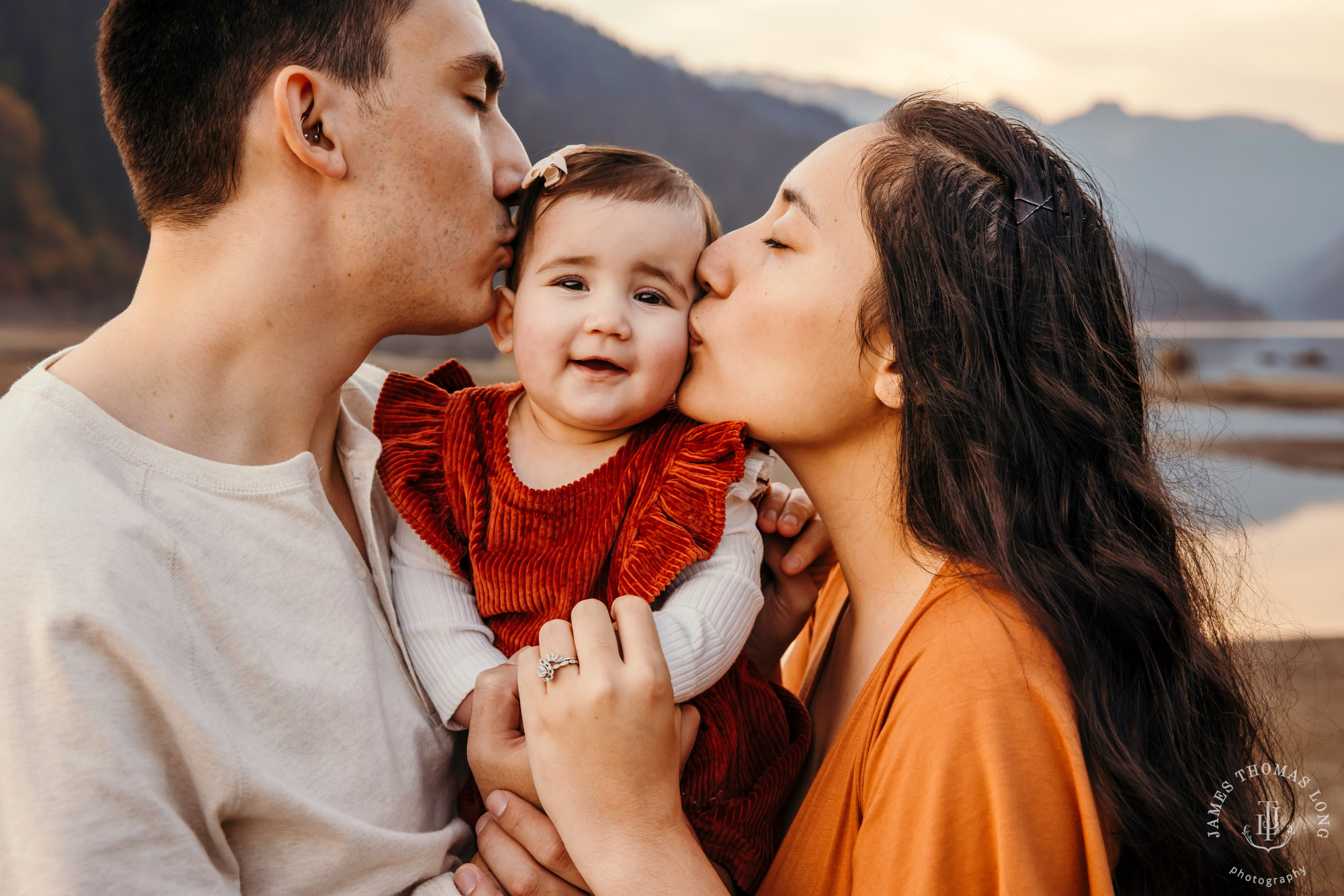 Snoqualmie adventure family photography session by Snoqualmie adventure family photographer James Thomas Long Photography