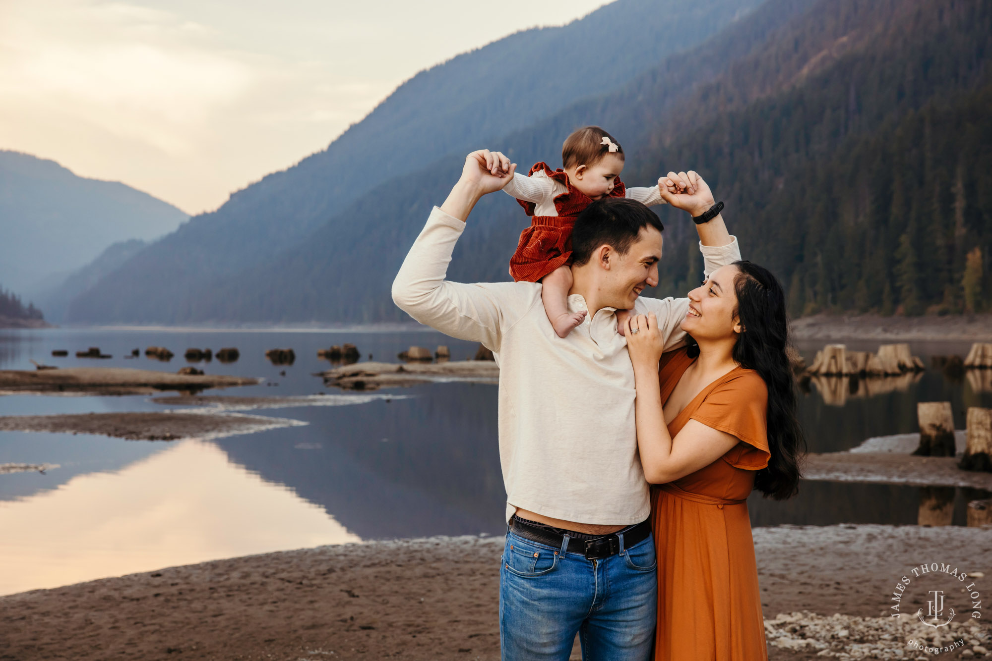 Snoqualmie adventure family photography session by Snoqualmie adventure family photographer James Thomas Long Photography