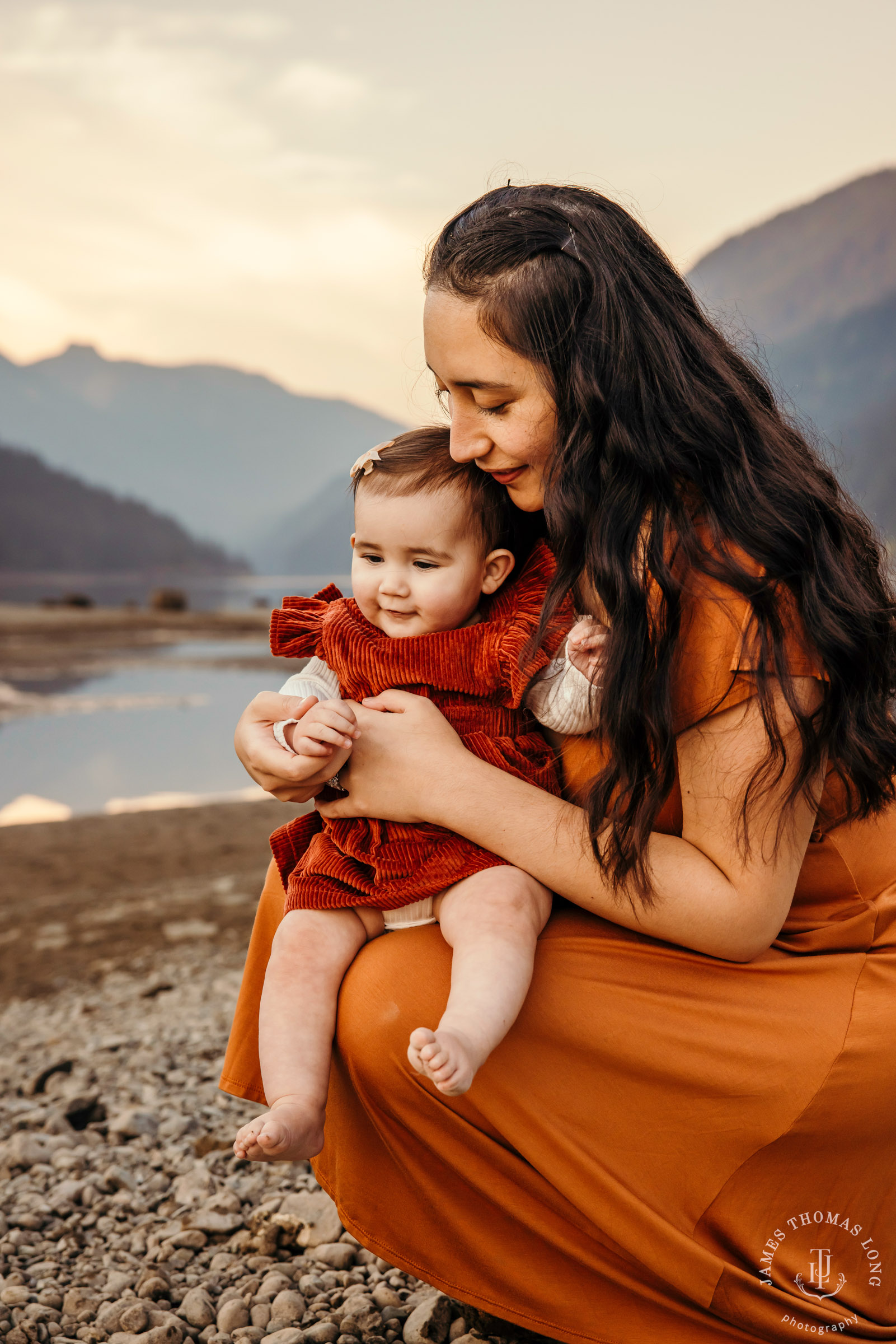 Snoqualmie adventure family photography session by Snoqualmie adventure family photographer James Thomas Long Photography