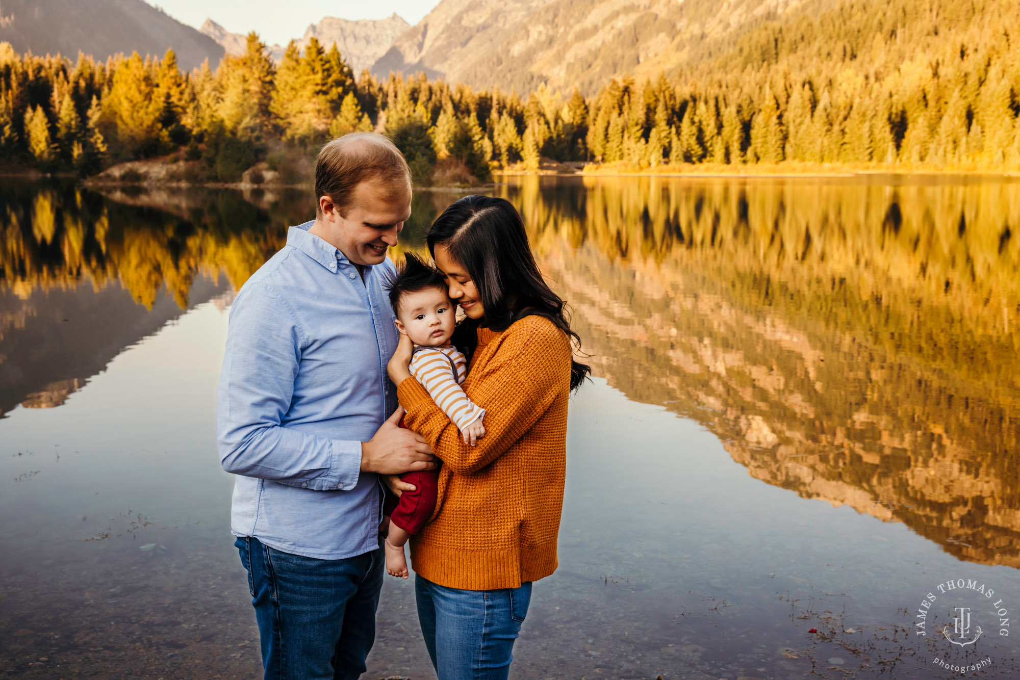 Snoqualmie baby and family photography session by Snoqualmie family photographer James Thomas Long Photography