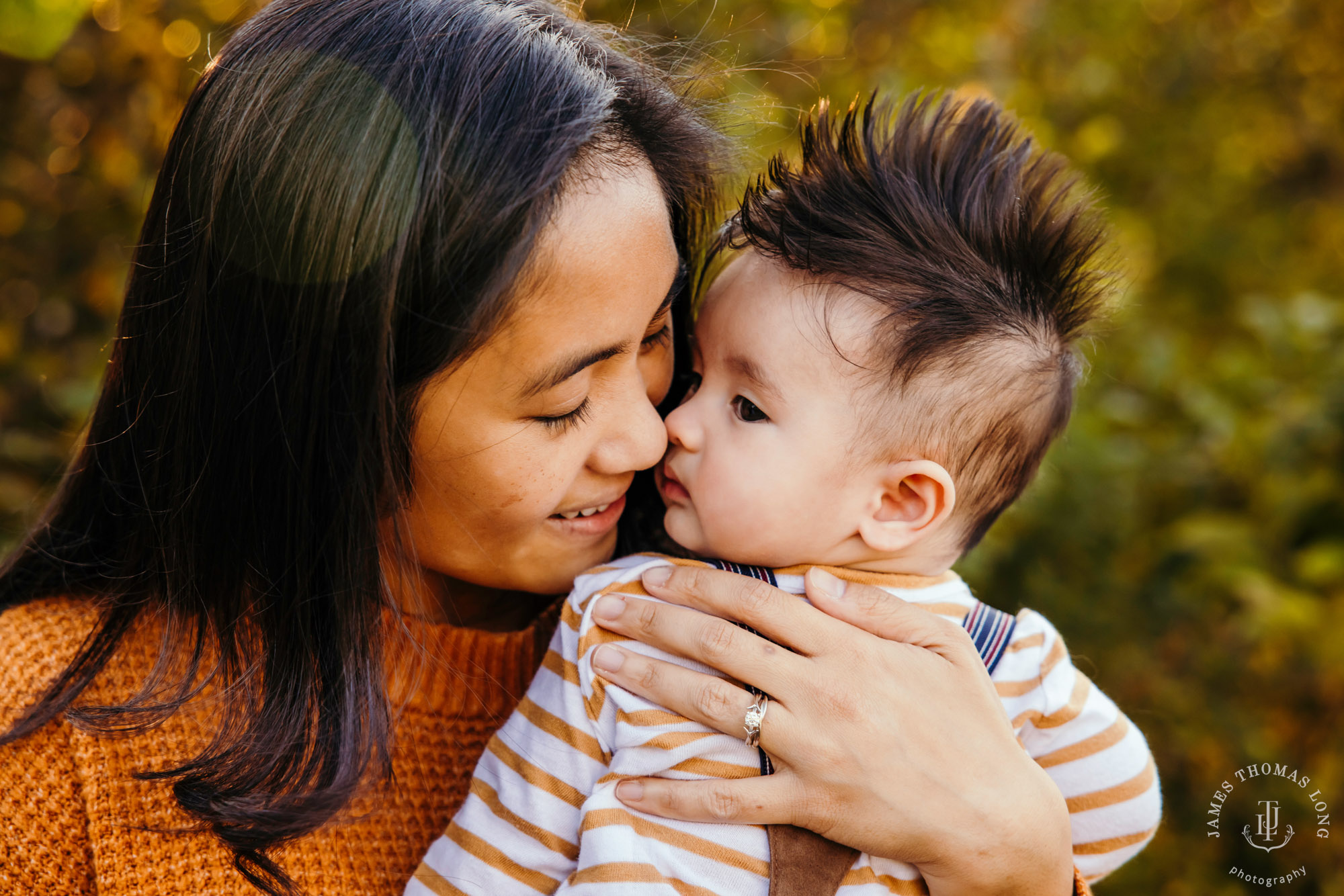 Snoqualmie baby and family photography session by Snoqualmie family photographer James Thomas Long Photography