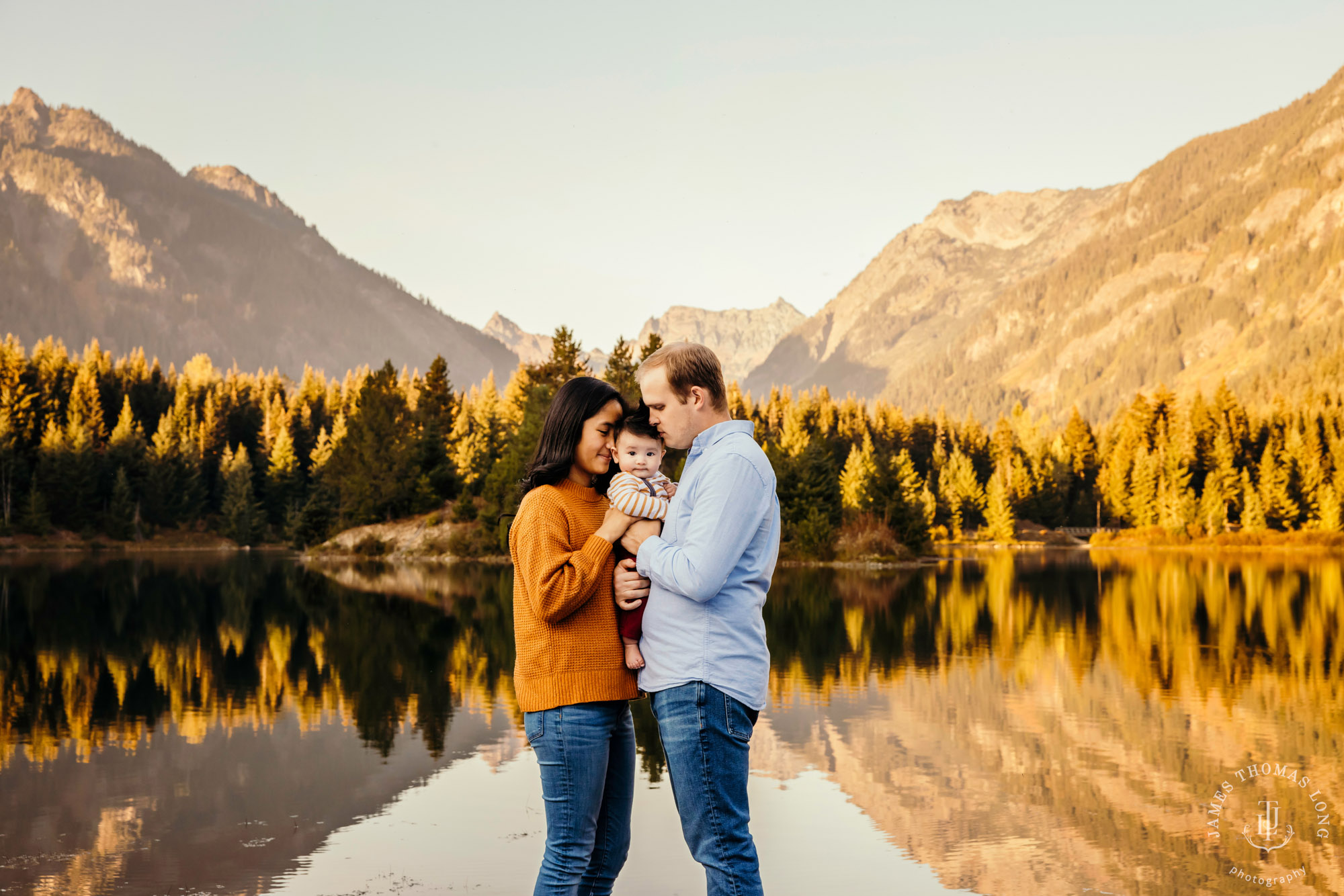 Snoqualmie baby and family photography session by Snoqualmie family photographer James Thomas Long Photography